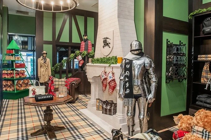 This cozy cottage pop up for the Burberry x Bloomingdale&rsquo;s 59th St flagship was a blast to build! Thanks @stefanbeckman for entrusting us with this one 🇬🇧🎄🙏