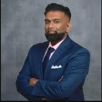 Headshot of Joel G., real estate agent and Unstinted Views client