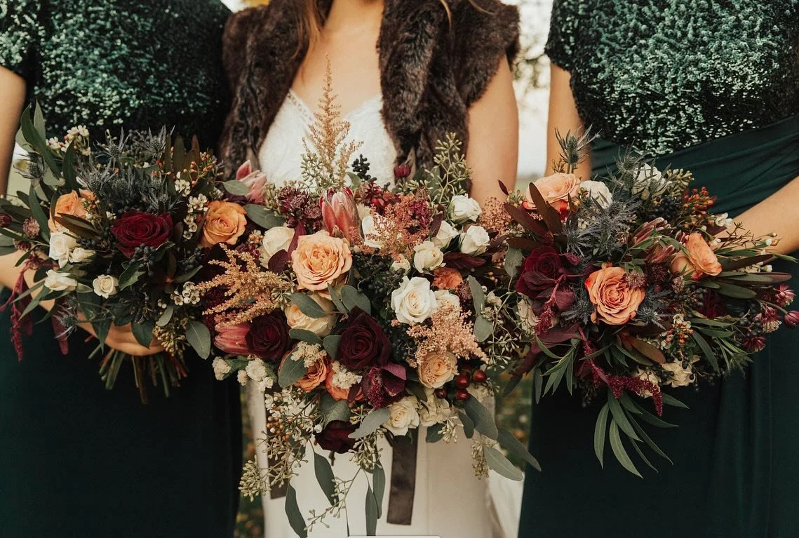 Still one of my favourite autumn weddings 🍁

@houseofflourishgifts 
@lapstonebarn 

#autumnweddingflowers #seasonalfloweralliance #autumnwedding