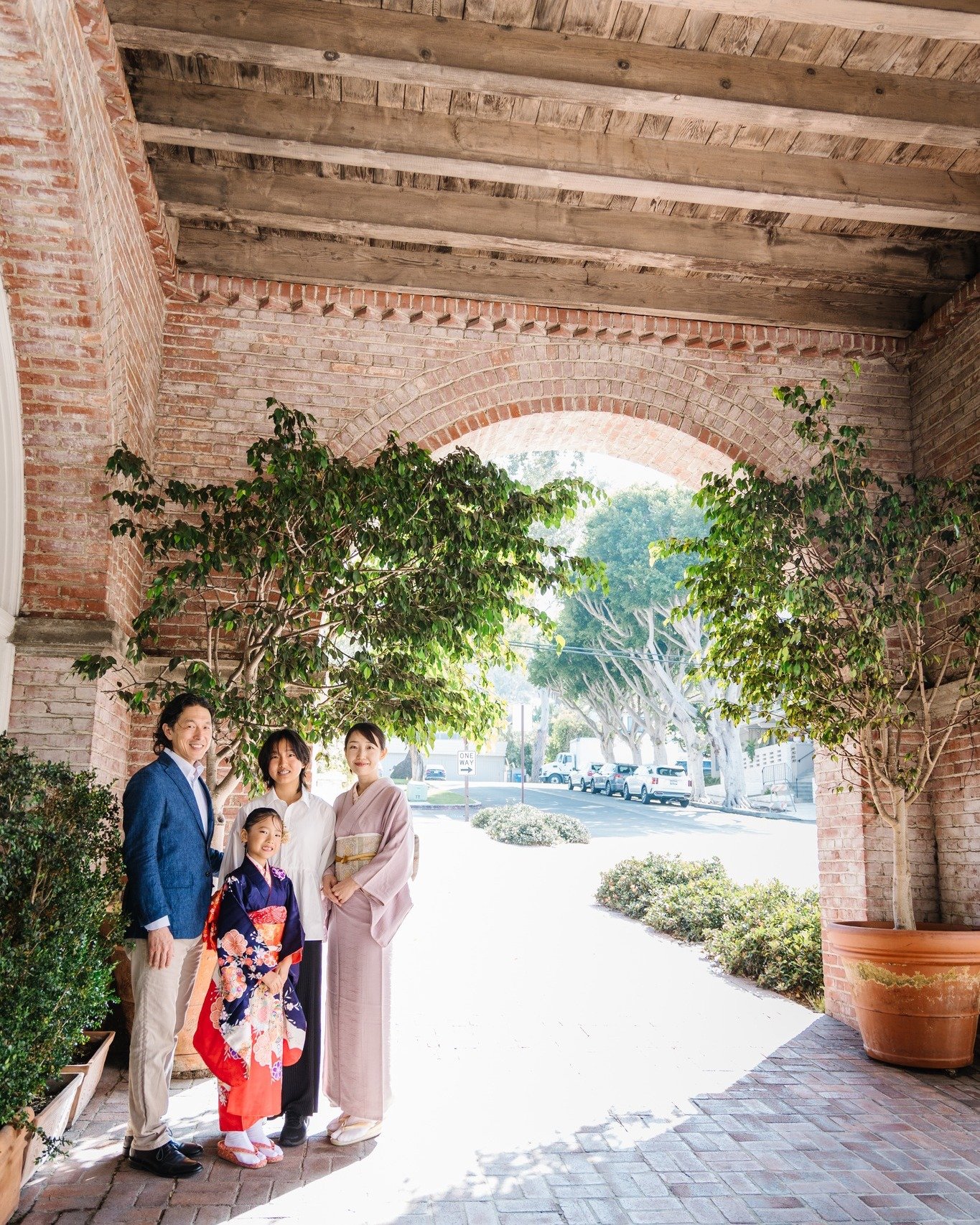 Family and individual shots📸✨

カリフォルニアの絶景の中で着物撮影はいかがですか？比較的いつでも過ごしやすい気候なので、着物での撮影でも暑すぎることなく撮影が可能です♫

七五三、成人式、ハーフ成人式など興味がある方はぜひお問い合わせくださいませ👘🎎

Kimono Stylist/ Hair &amp; Make Up @izumi0810 

#七五三
#七五三7歳女の子
#アメリカで七五三
#kimono
#losangeles
#パサデナ
#アメリカ生