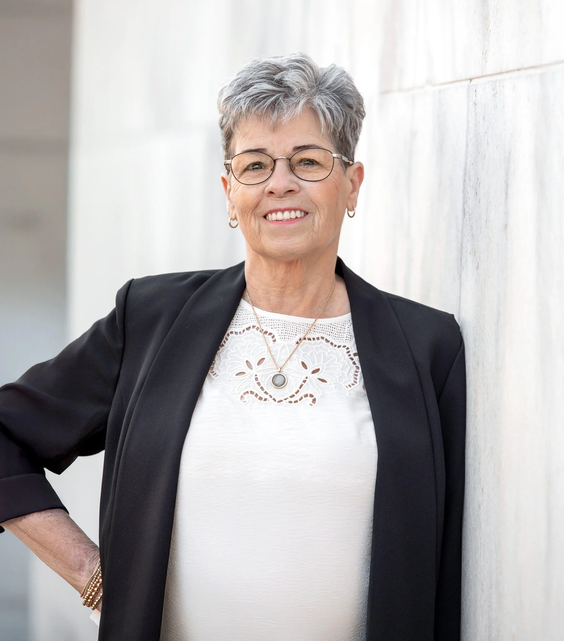 Dona Hall