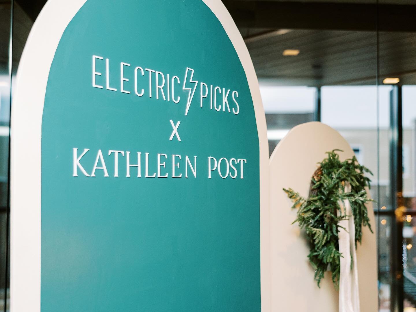 It doesn&rsquo;t get more magical than this launch event for @electricpicks x @kathleen.post coordinated by @partylittlethings! These backdrops (esp with the acrylic logo) may be our top new fav! 🤍 
.
Backdrops / Acrylic logo: @elderflower_design 
S
