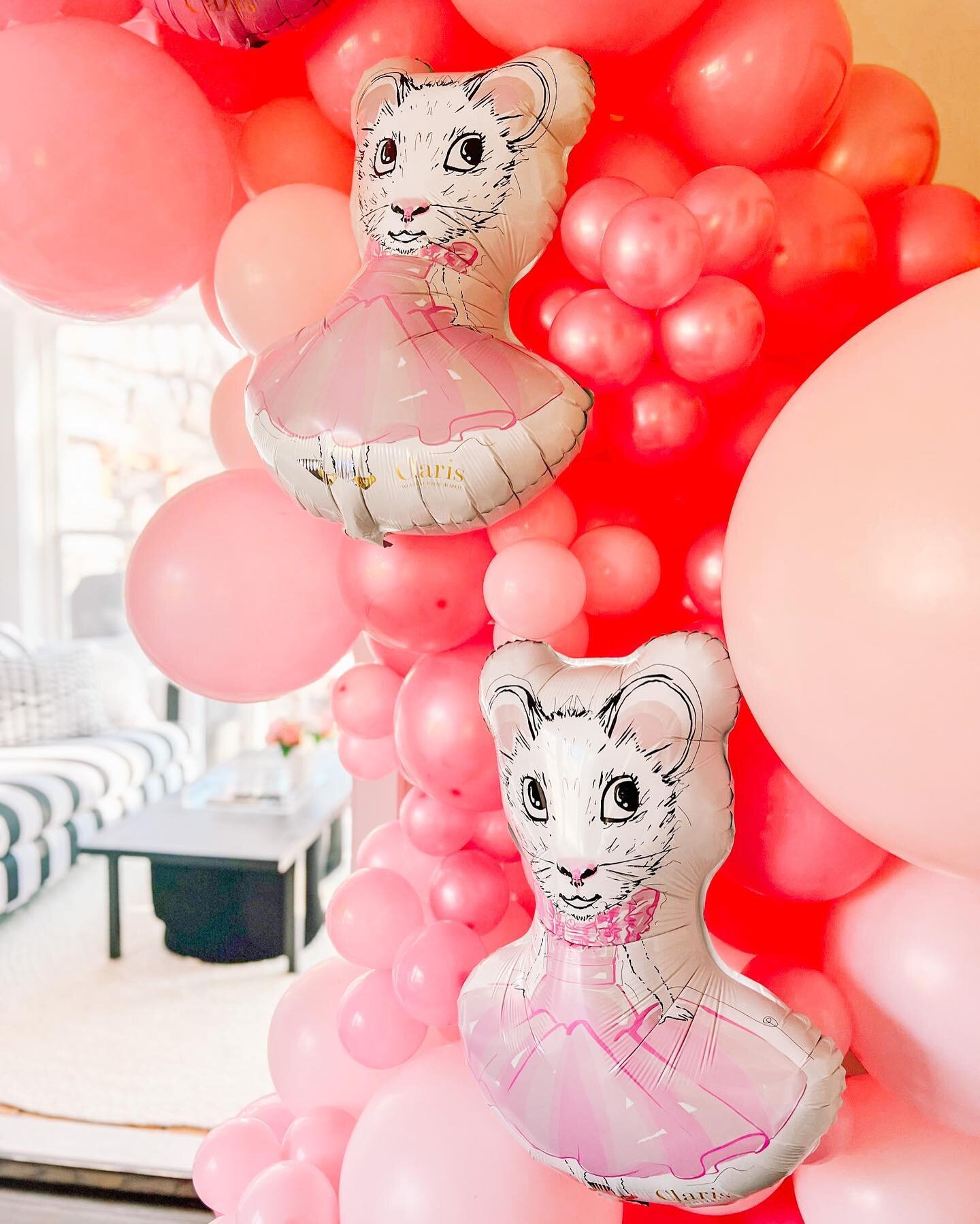 We haven&rsquo;t been the best at keeping up with social media posts lately&hellip;but we plan on changing that in the new year! We also couldn&rsquo;t help but share this ADORABLE &ldquo;Claris: The Chicest Mouse in Paris&rdquo; birthday party! 🎀