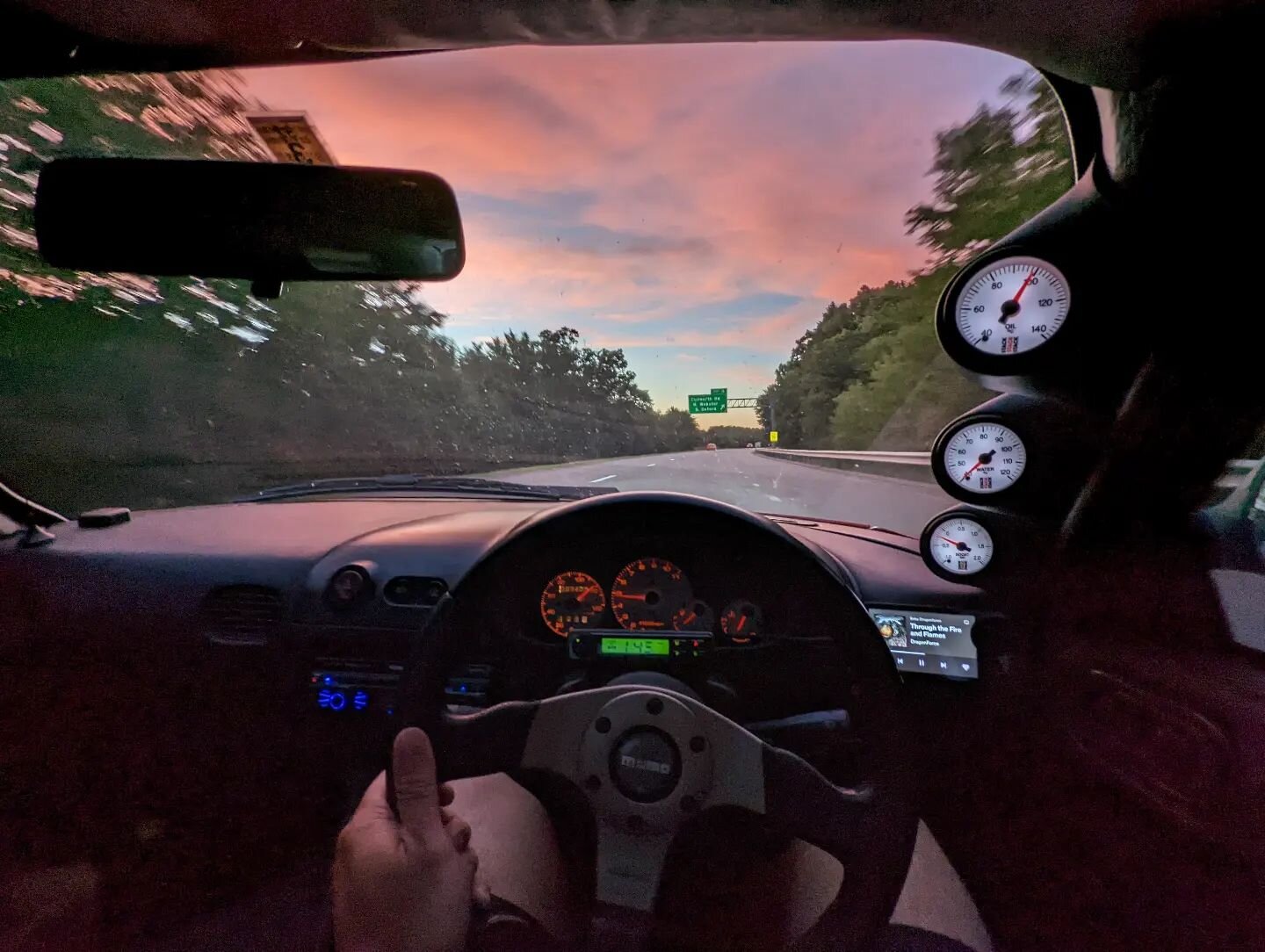 Driving and dusk looks pretty 

#autozam #pg6sa #rhd #jdm #suzuki #suzukicara #autozamaz1 #mazda #pg6sa #kei #keicar #interior #gauges #pillargauges #dusk #driving #colorful