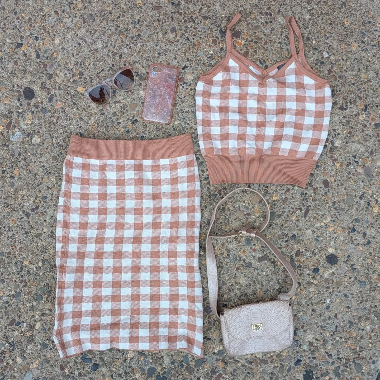 Fall essentials 🍂🍁

#shoplocalphilly #shopsecondhand #sustainablefashion #thrifty #philly #phillythrift