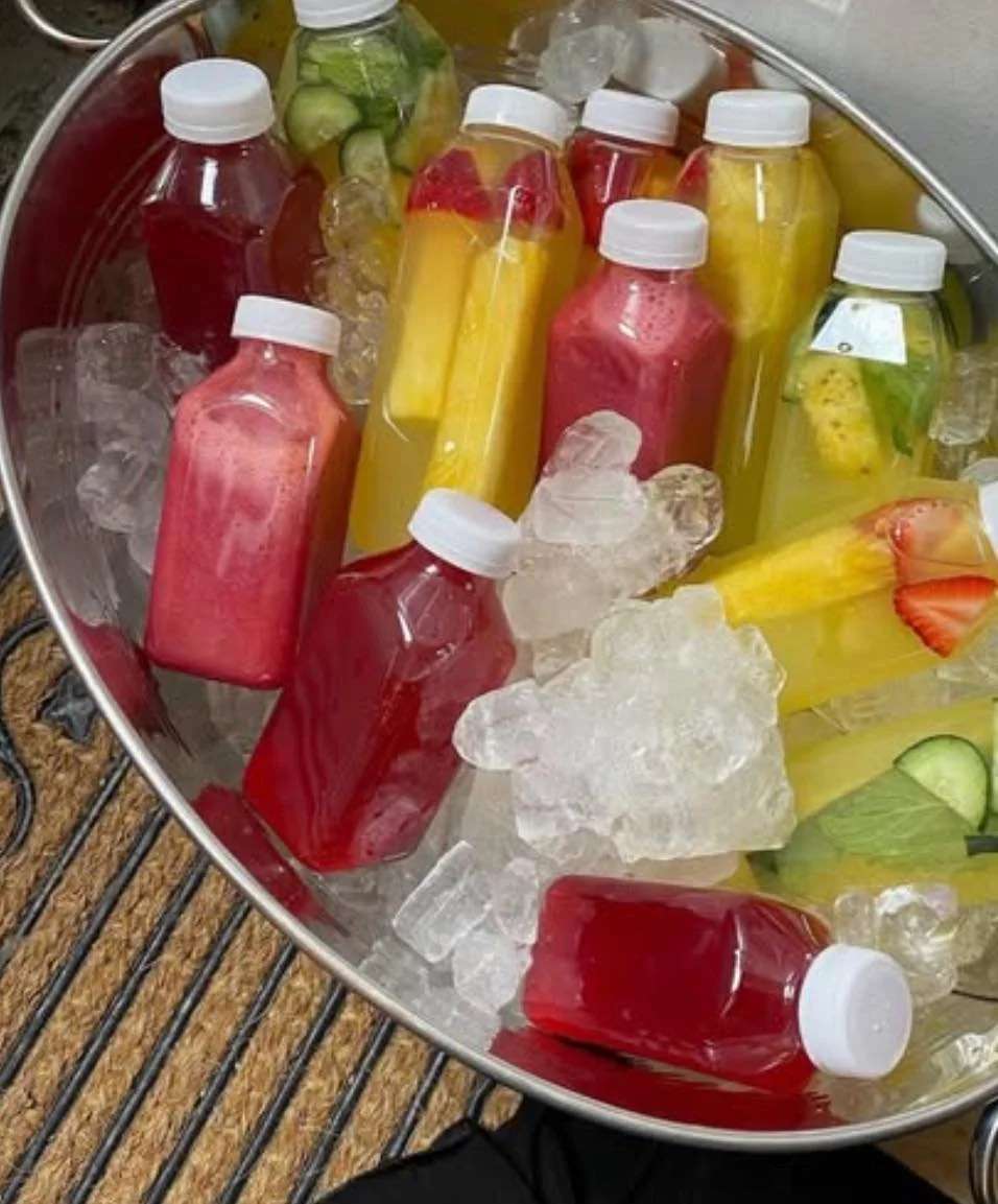 Fresh juices + thrift finds = the perfect Saturday combo🍋☀️

This Saturday from 11am&ndash;3pm, come shop with us and grab a fresh, handmade juice from The Lemonade Splash outside the store!

They&rsquo;ll be accepting cash, CashApp, Apple Pay, and 