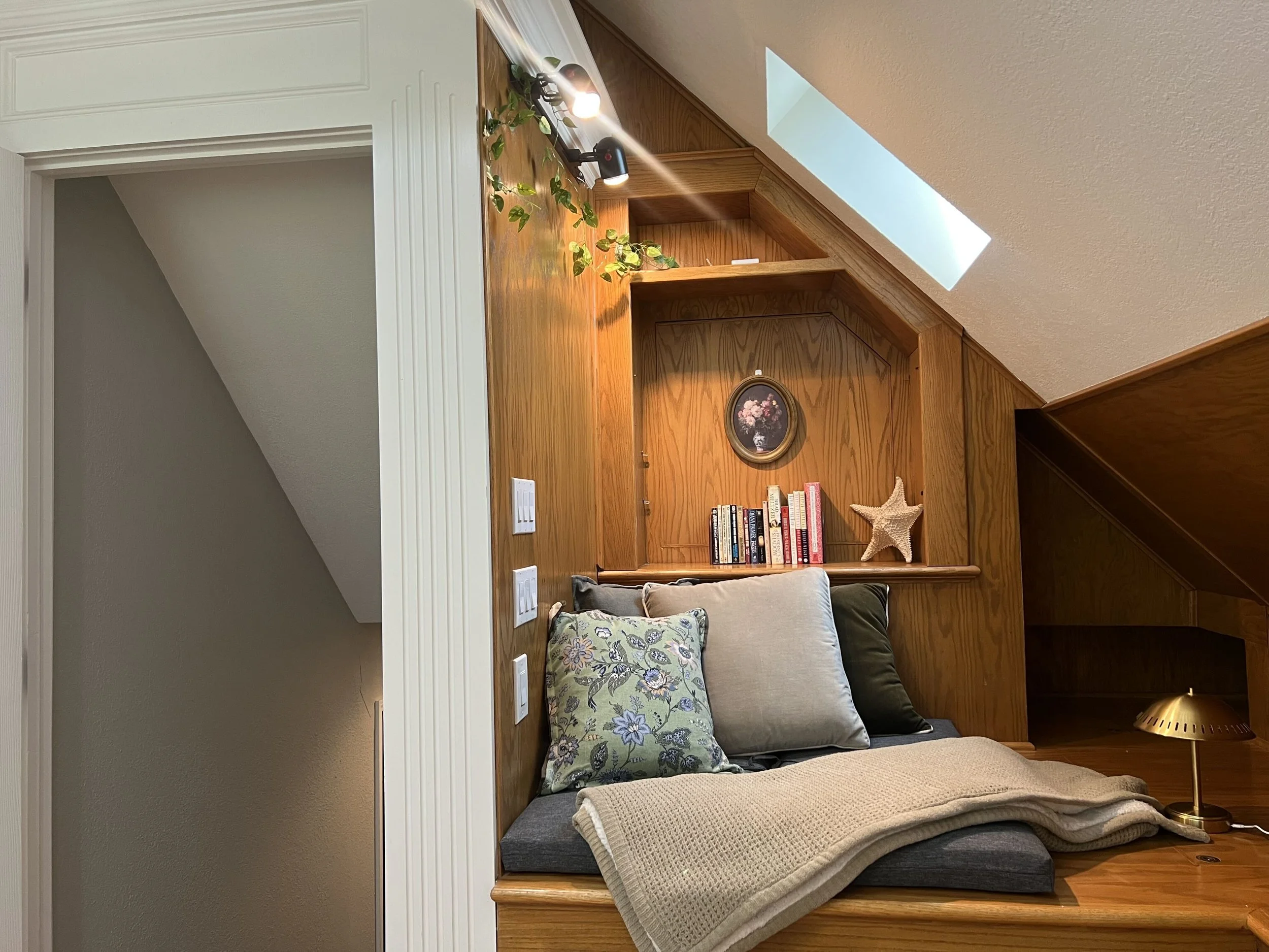 Mission Breeze Cozy In KC Rental (22).jpg