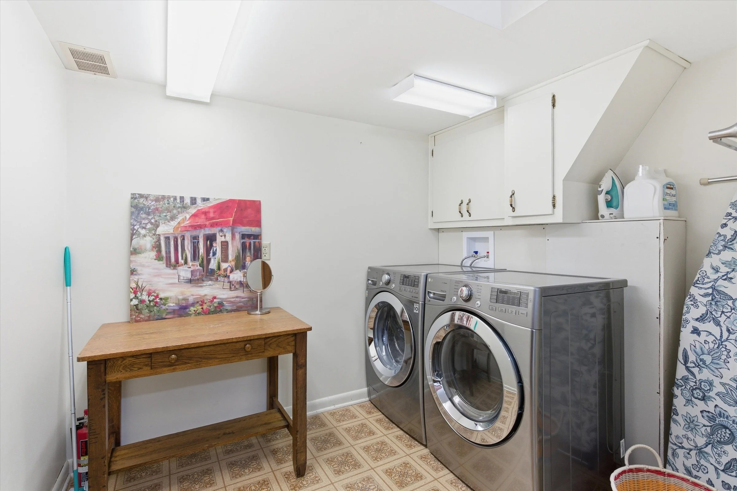 56-3804 S Woodland Ave.jpg