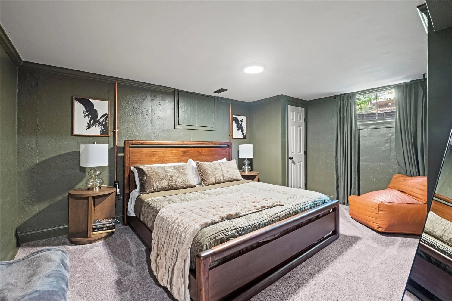 23-5527 Glenwood St.jpg