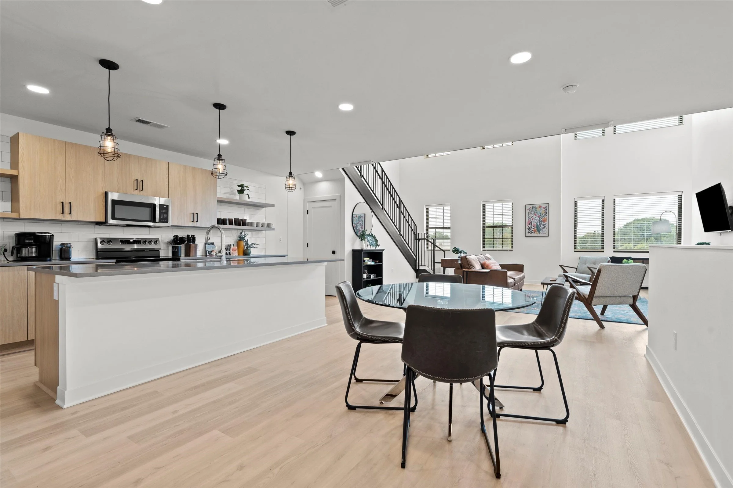 12-3008 buchanan way.jpg