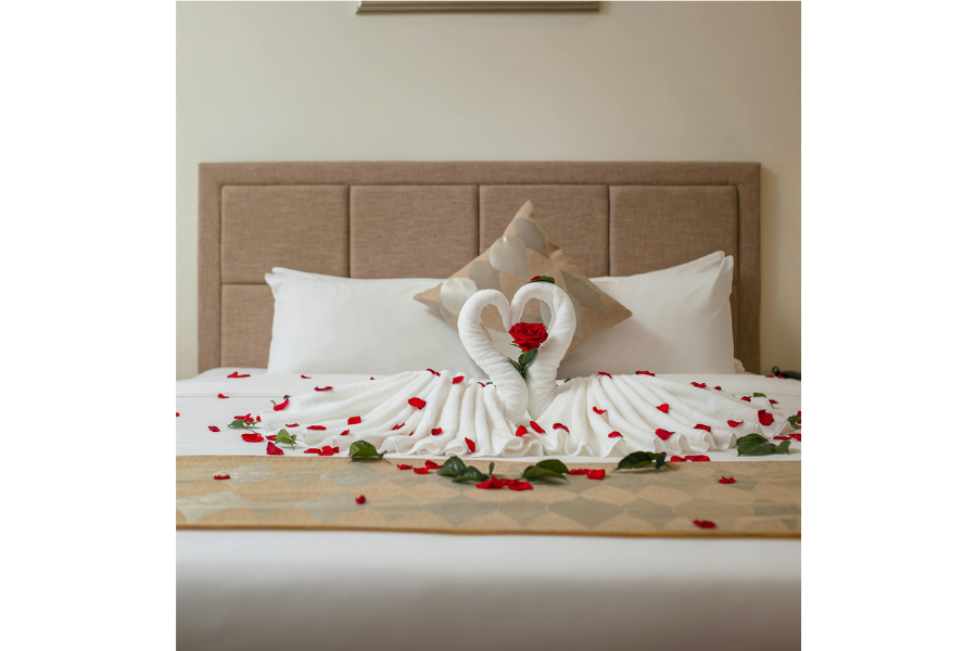 Romantic Places to Stay in Kansas City for Anniversaries and Spontaneous Getaways
