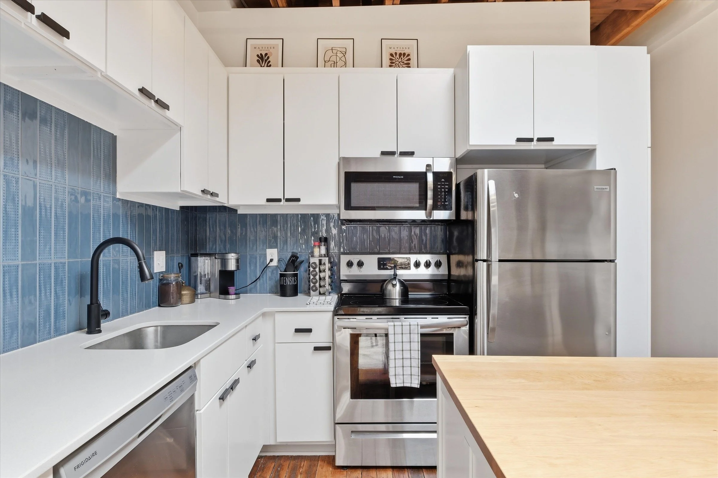 Oak St 3 Cozy in KC Crossroads Rental (9).jpg