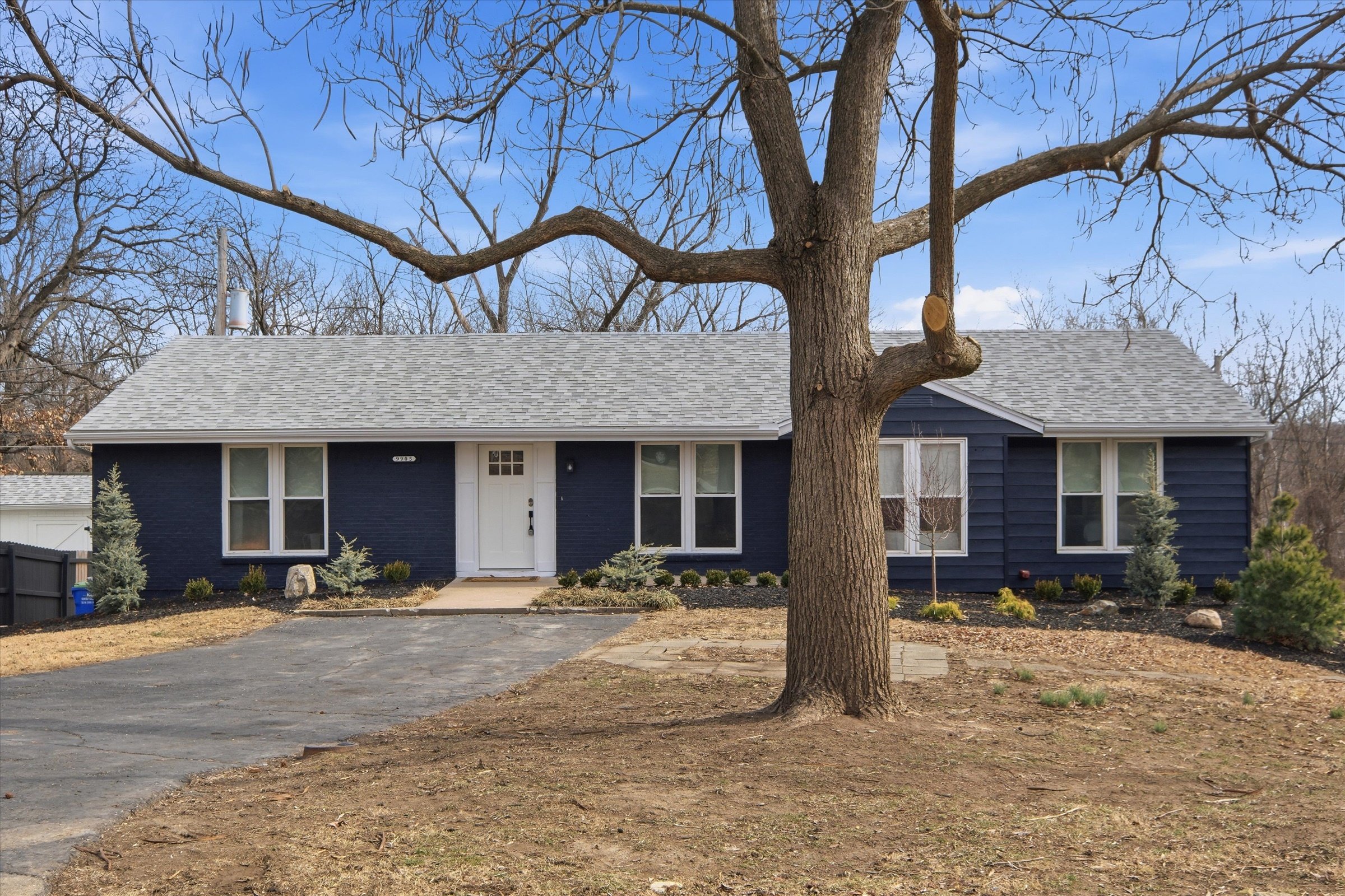 01-9905 W 60th Terrace.jpg