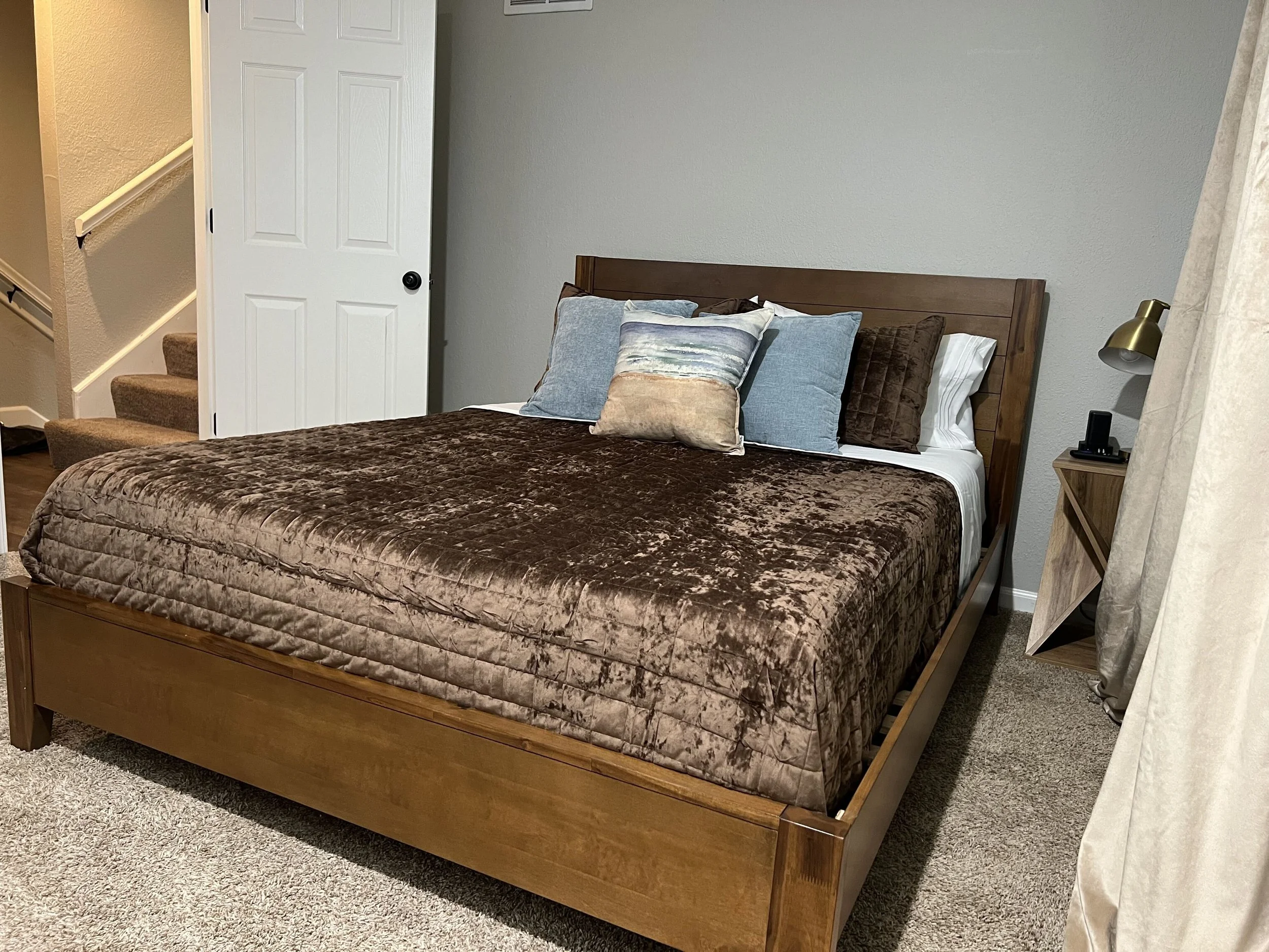 Mission Breeze Cozy In KC Rental (3).jpg