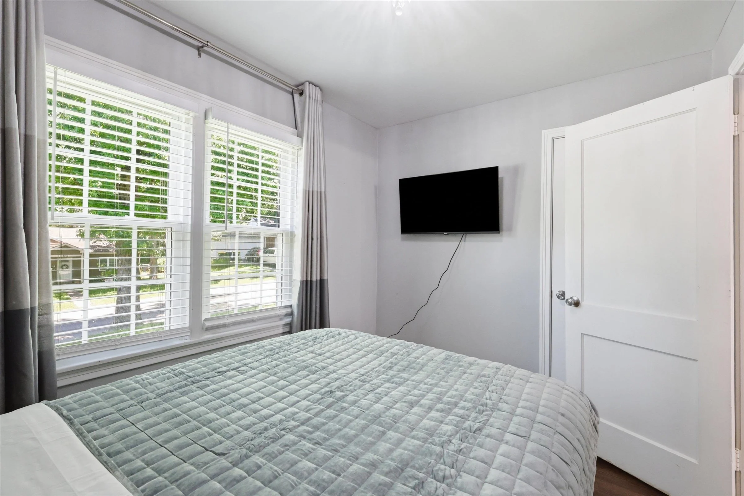 26-110 E Sweeney Blvd.jpg