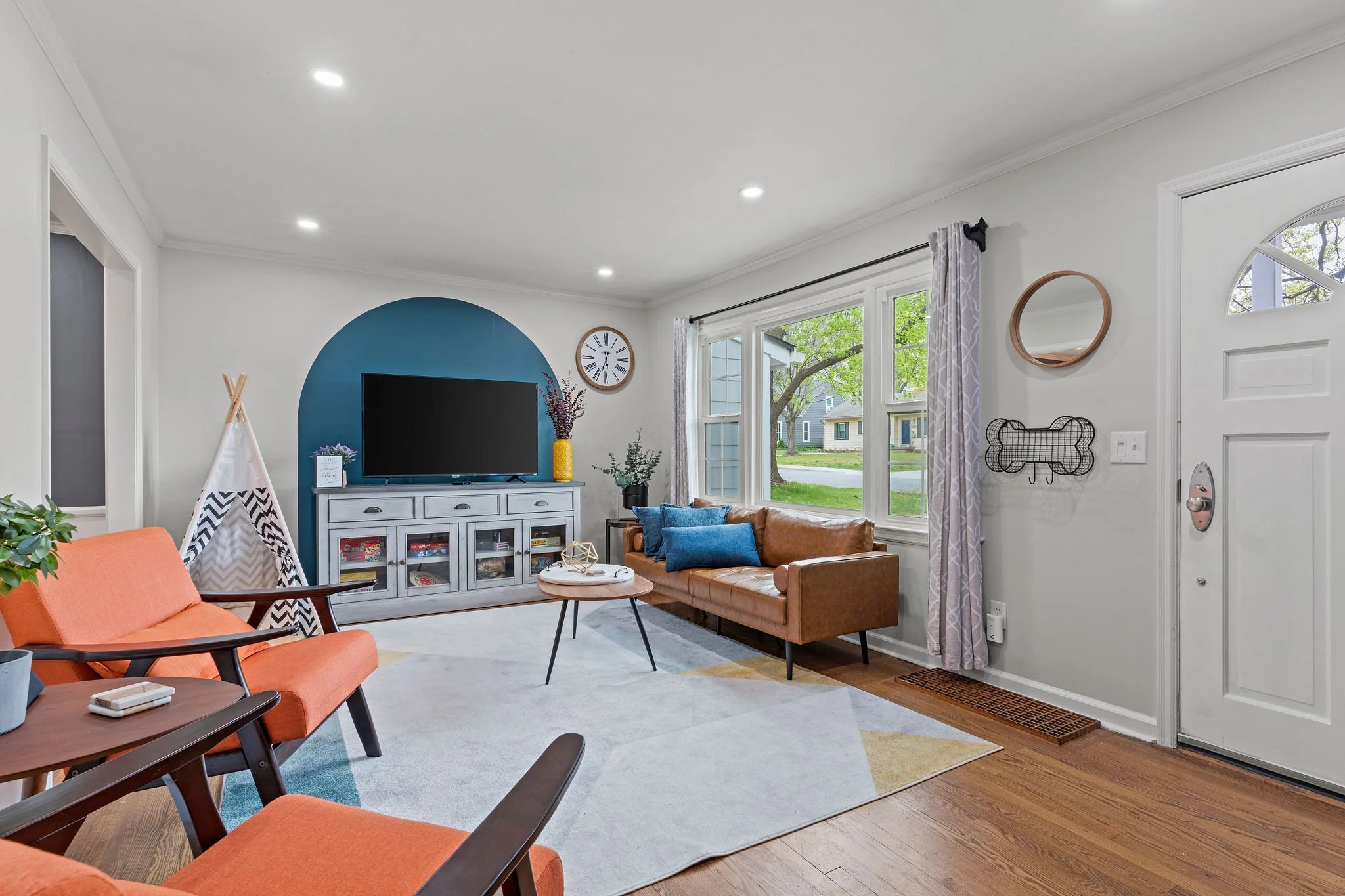 Stay in Roeland Park, KS — Cozy in KC Cozy, comfortable and quality