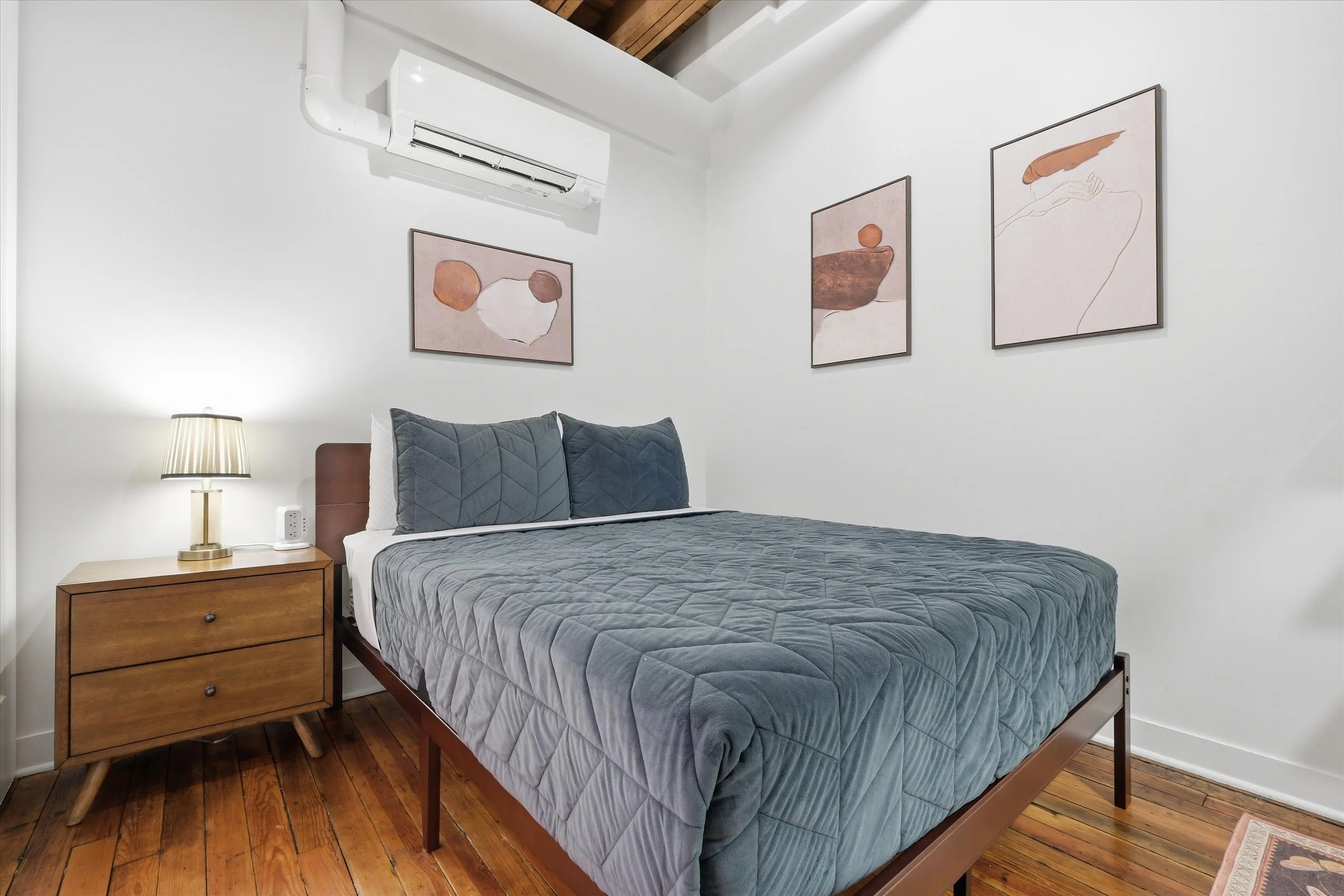 Oak St 3 Cozy in KC Crossroads Rental (14).jpg