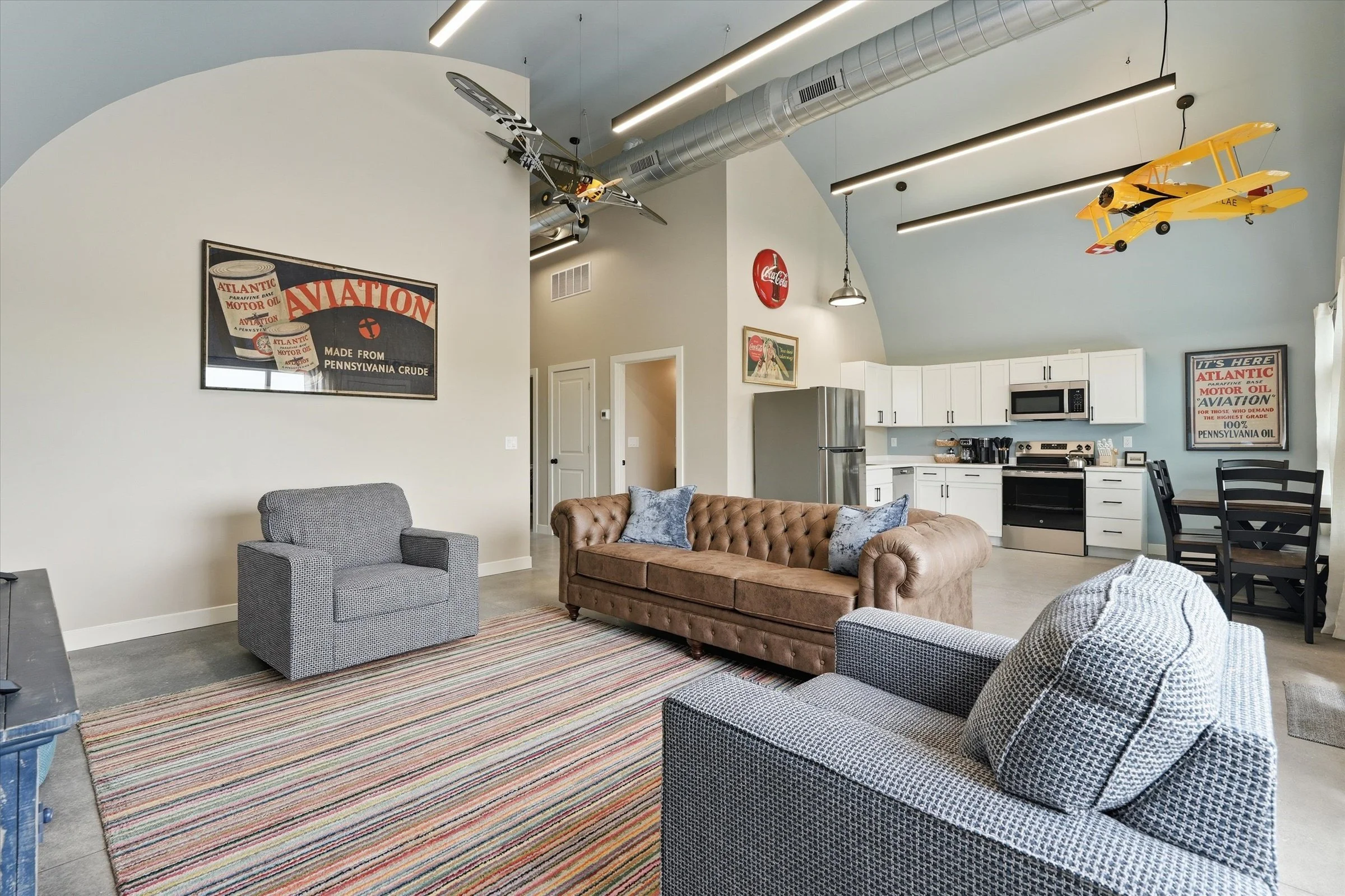 Hangar 1 and 2 Cozy in KC Airbnb VRBO Pleasant Hill (18).jpg