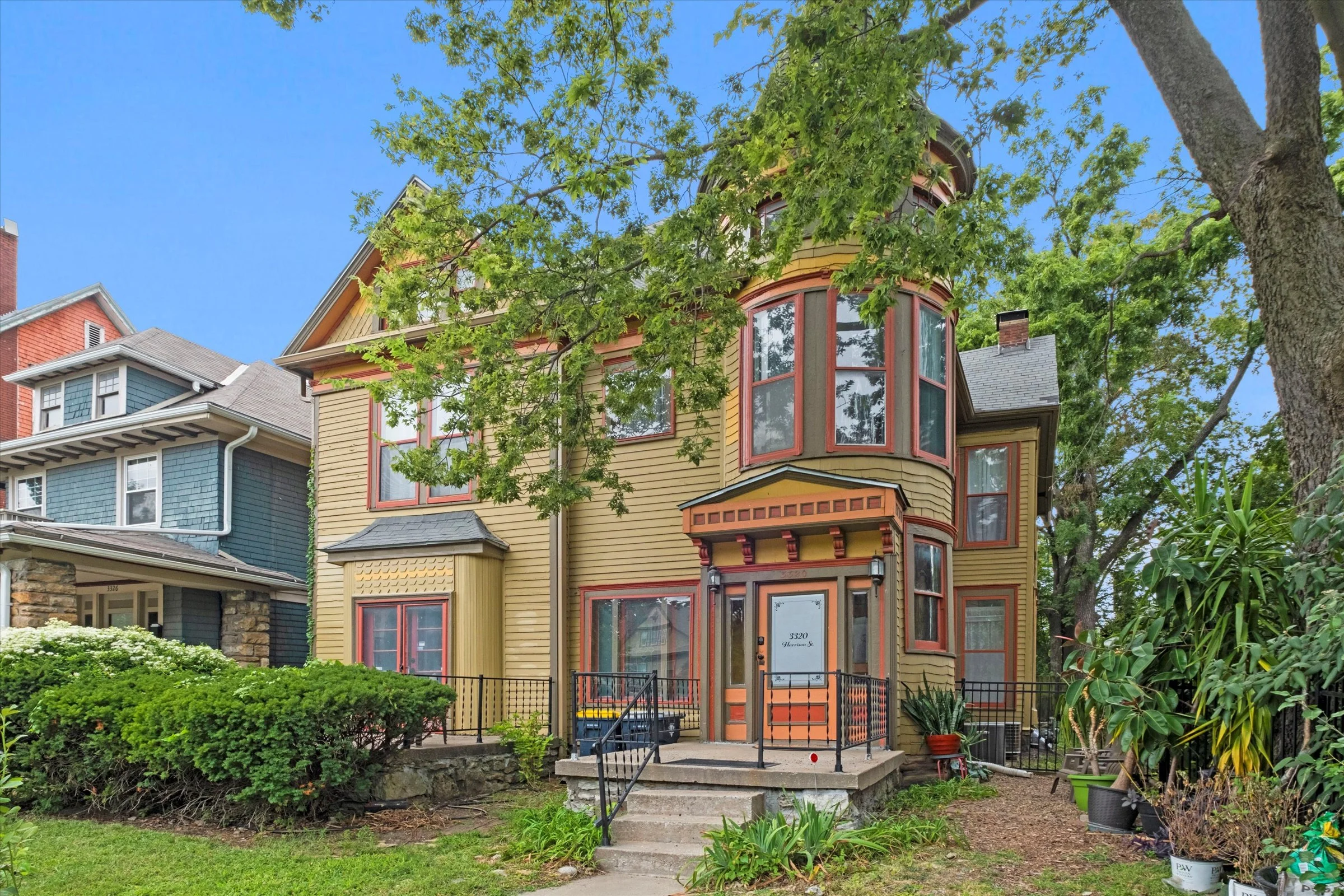 02-3320 Harrison St.jpg