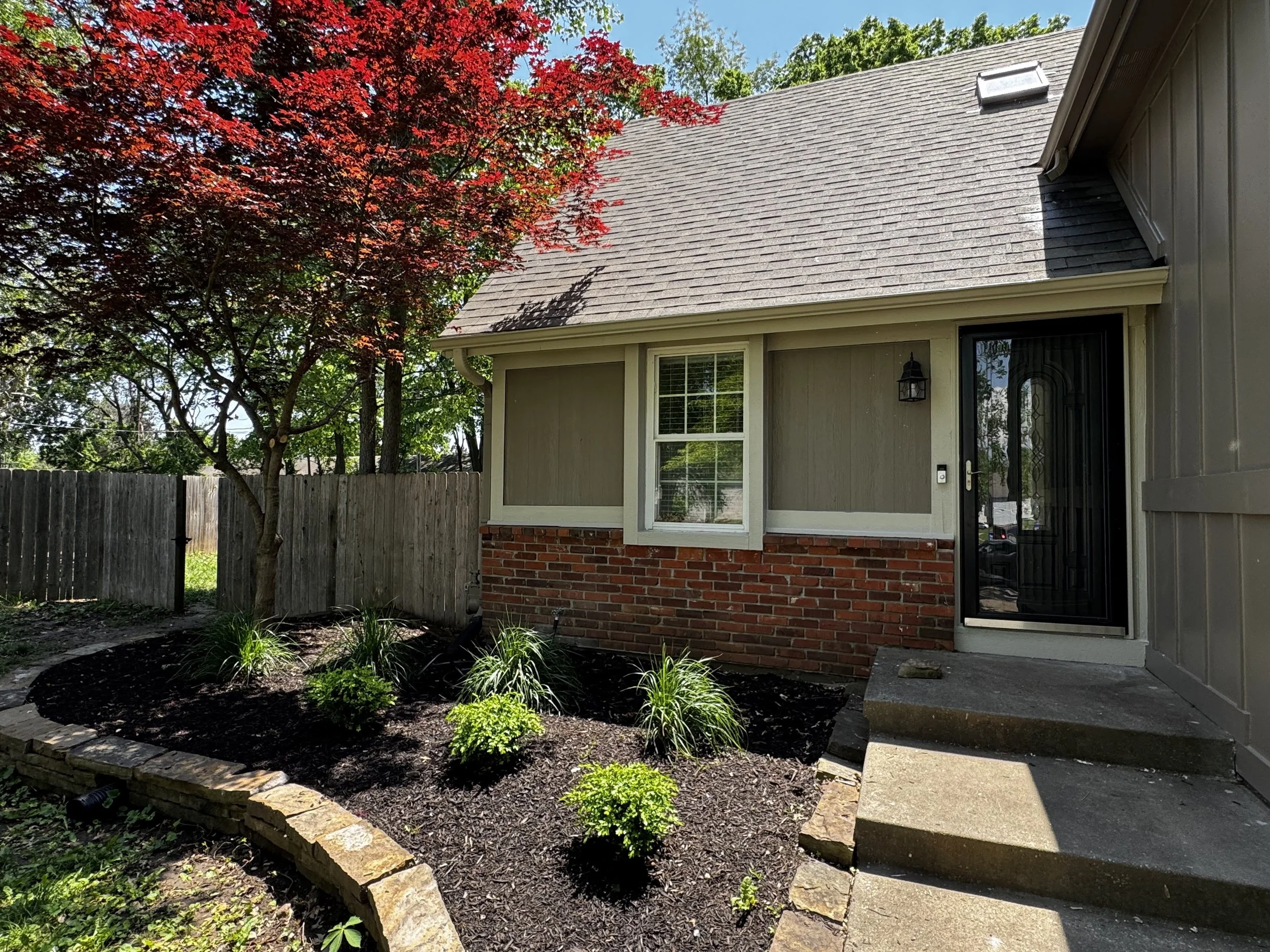 Mission Breeze Cozy In KC Rental (20).jpg