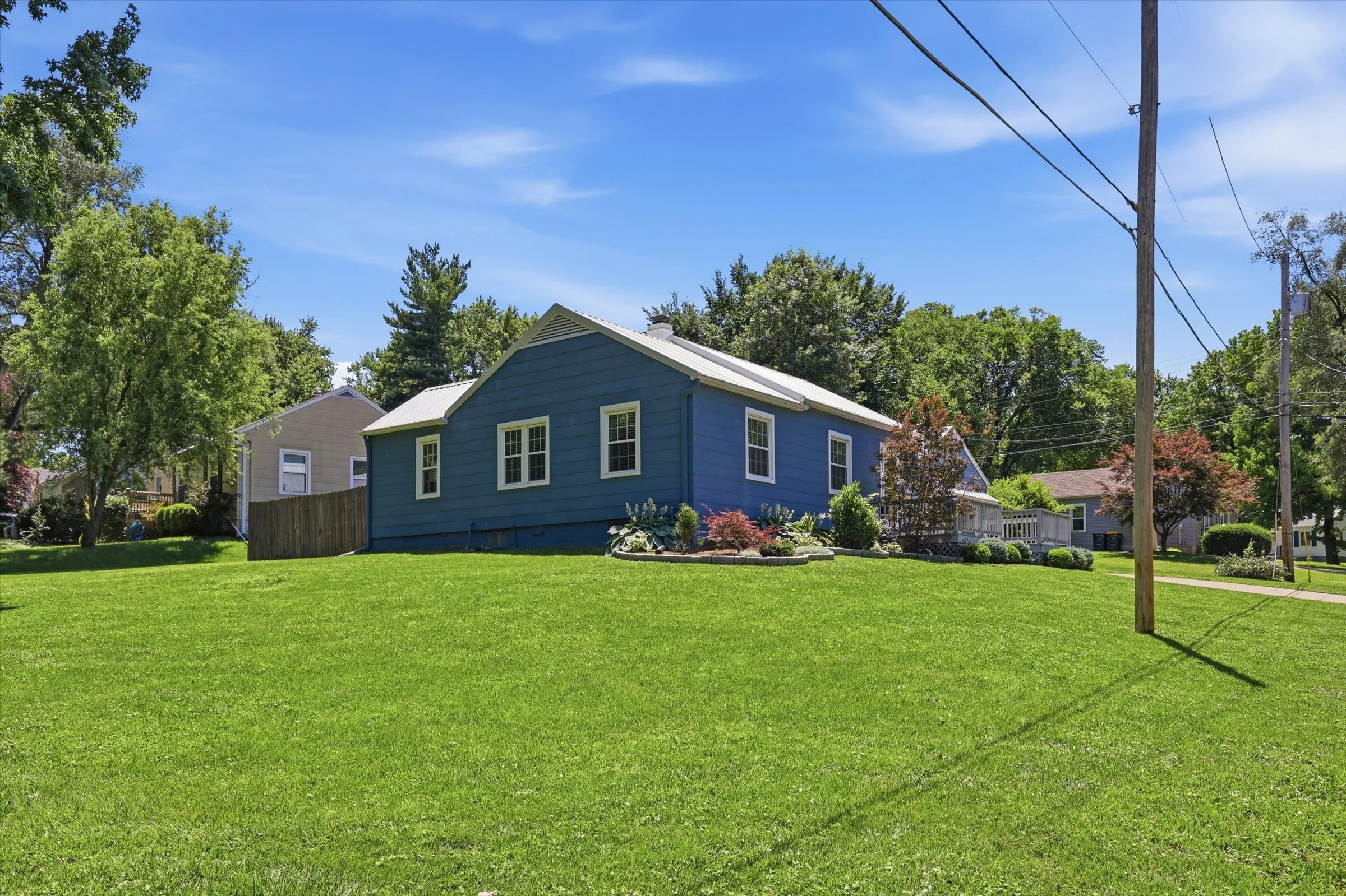32-110 E Sweeney Blvd.jpg