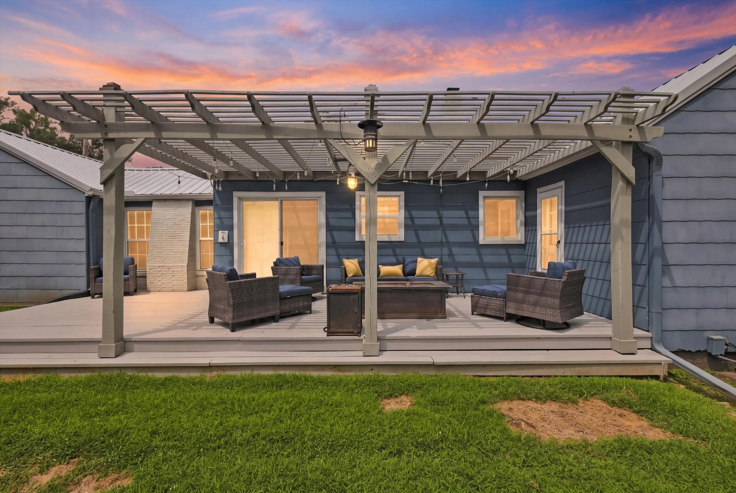 2-110 E Sweeney Blvd.jpg