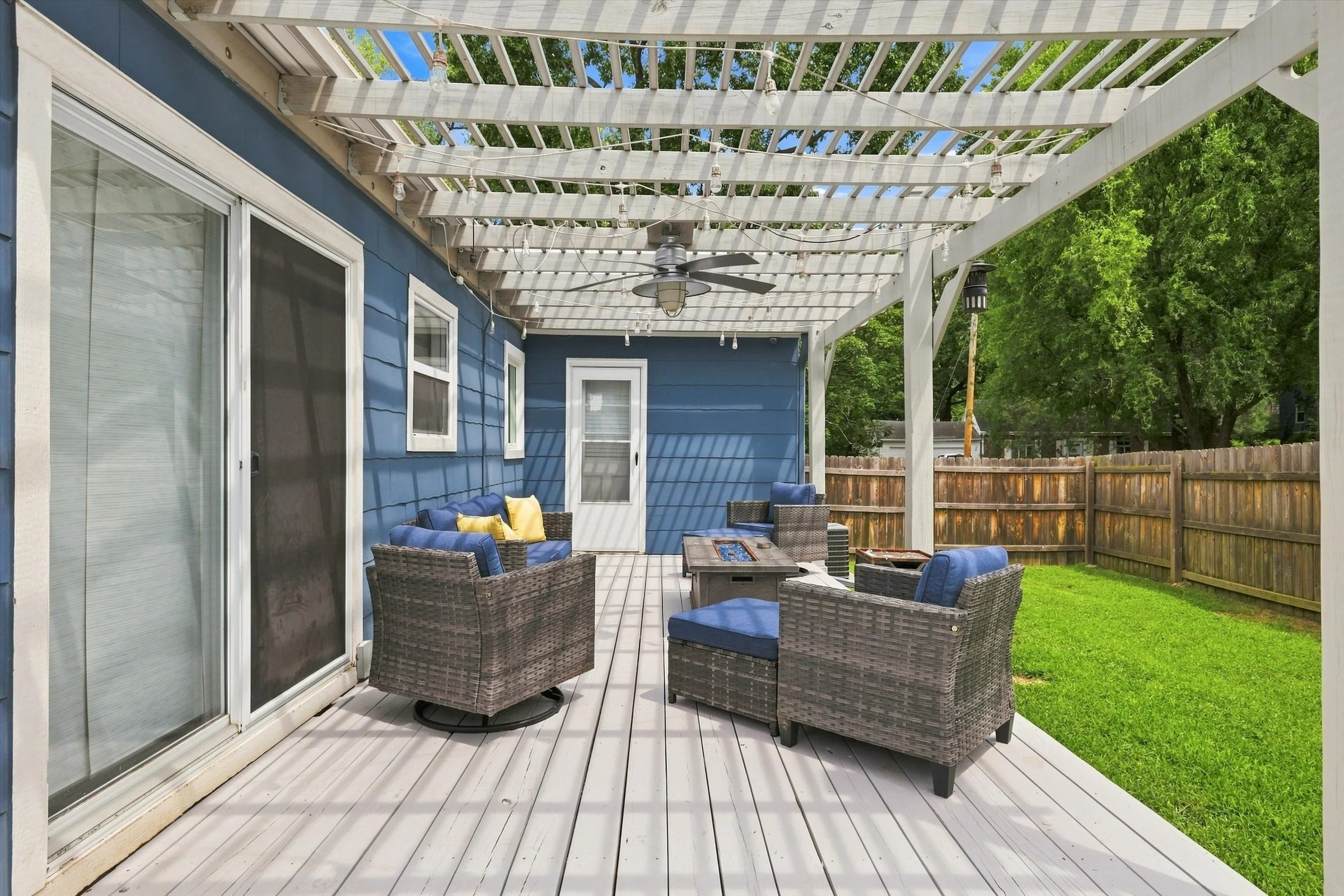 3-110 E Sweeney Blvd.jpg