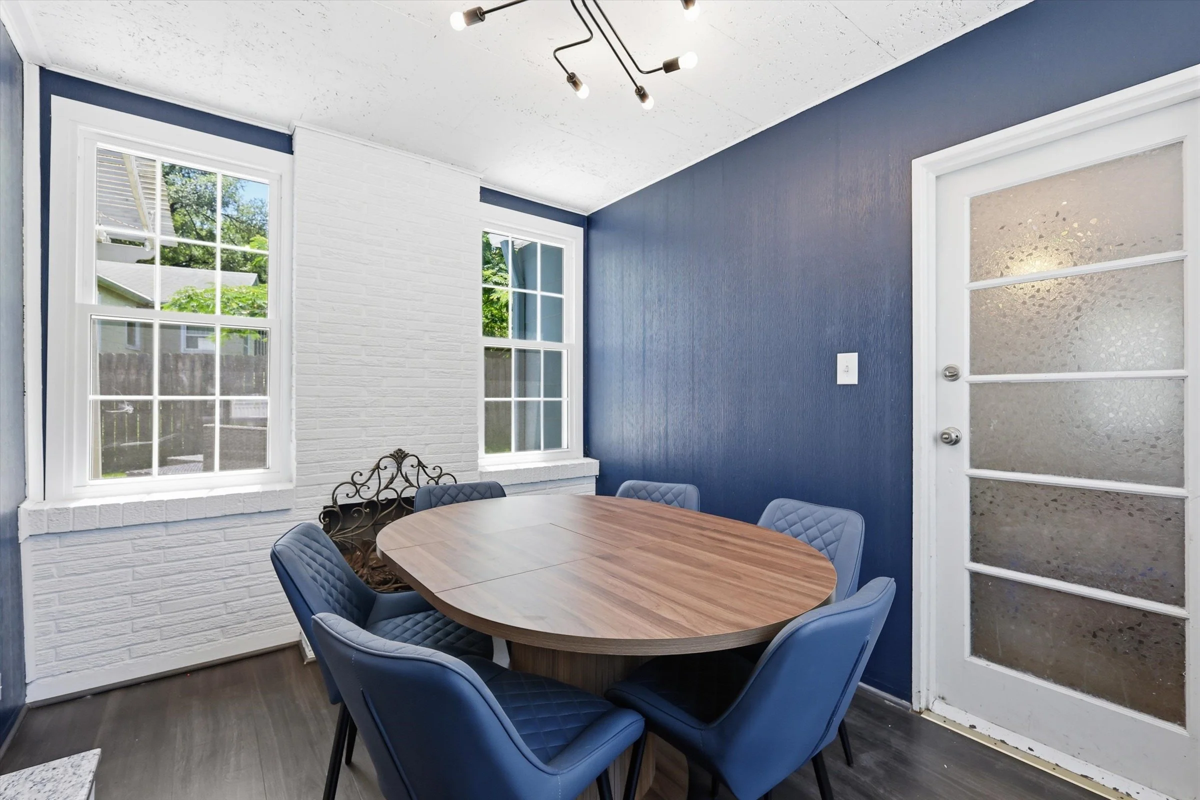 12-110 E Sweeney Blvd.jpg
