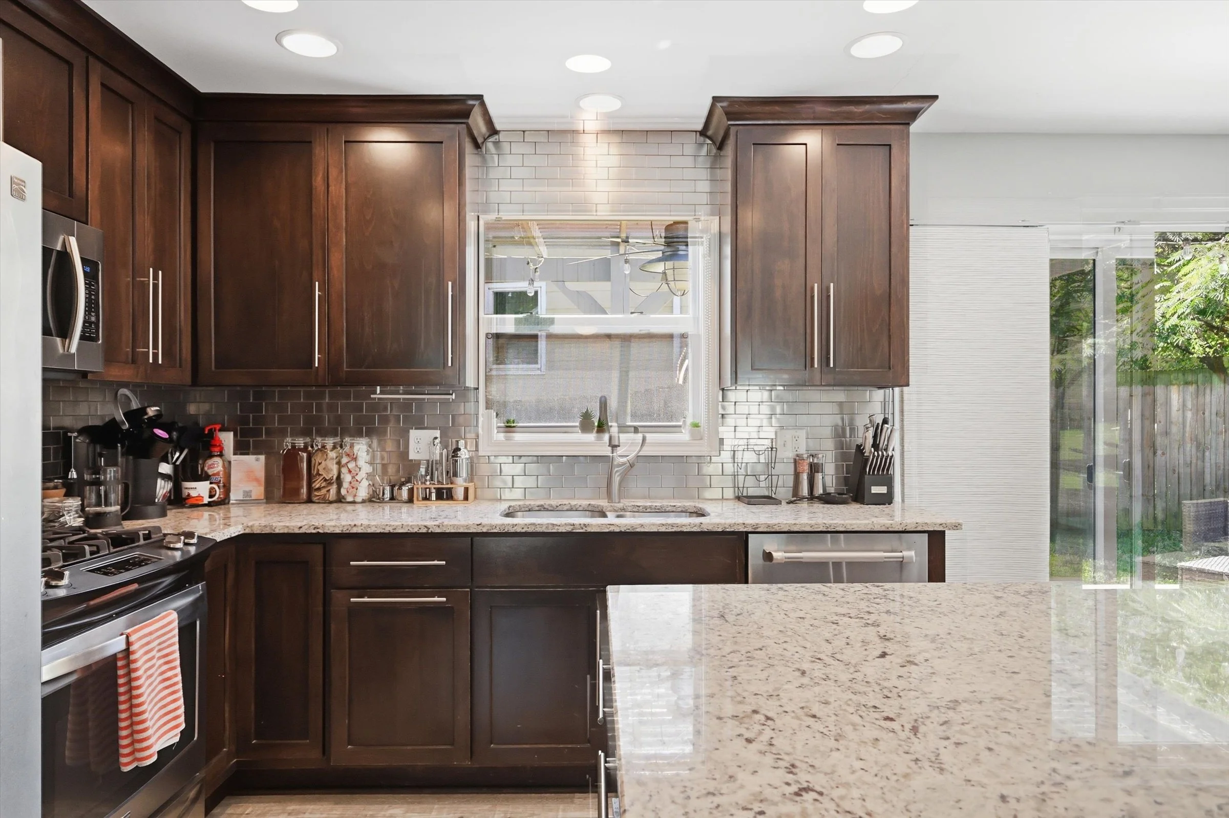 09-110 E Sweeney Blvd.jpg