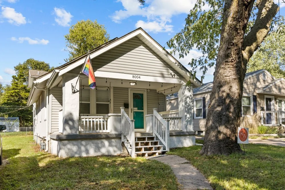 Stay at the Darling Waldo Bungalow — Cozy in KC Cozy, comfortable and