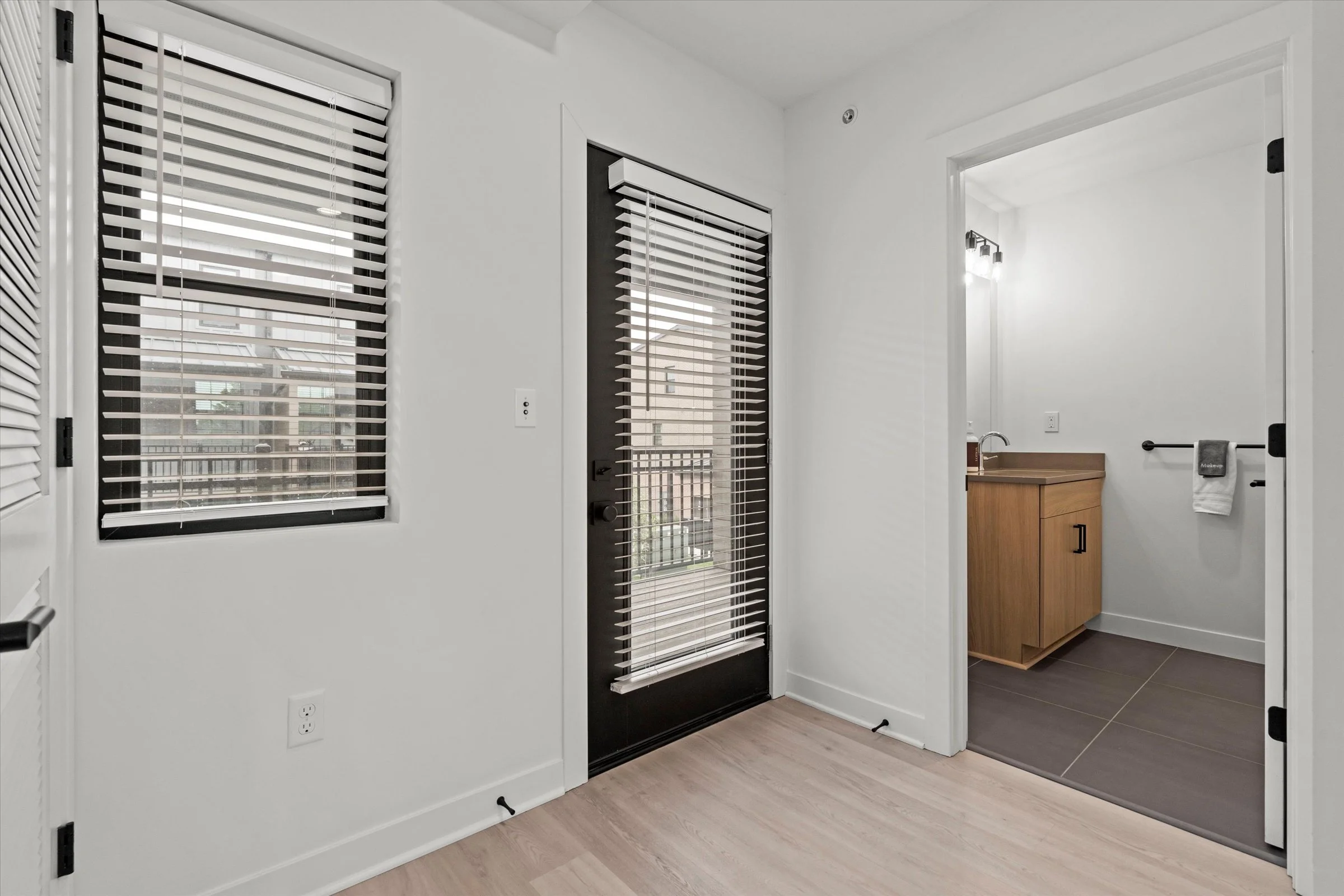 13-3008 buchanan way.jpg