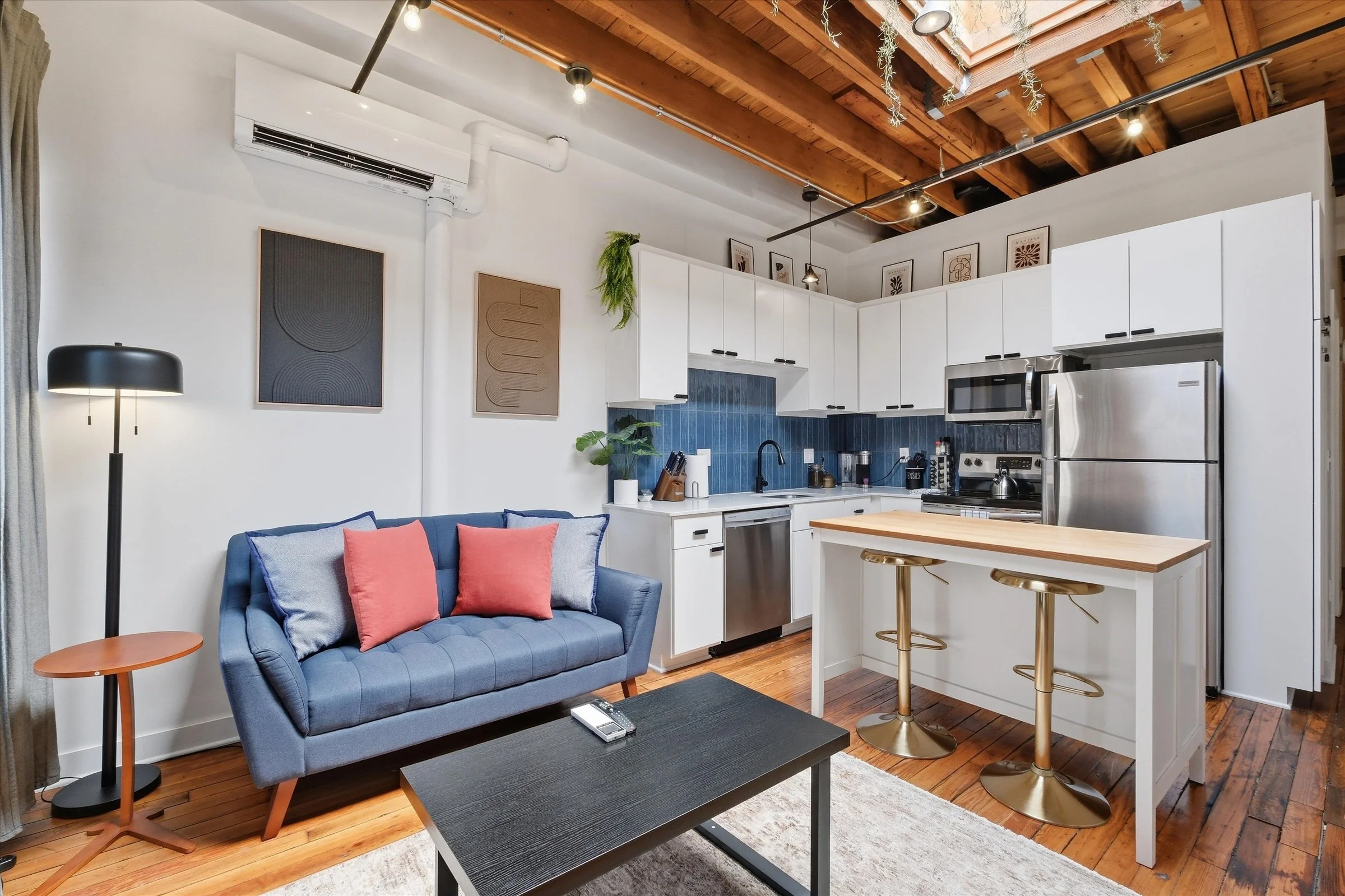 Oak St 3 Cozy in KC Crossroads Rental (11).jpg