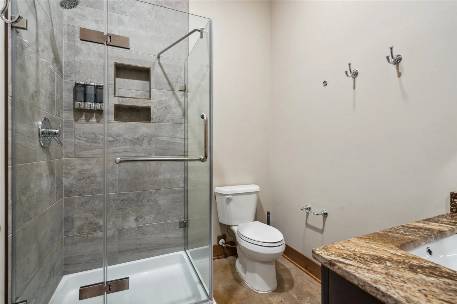 25-2230 Tennessee Dr.jpg