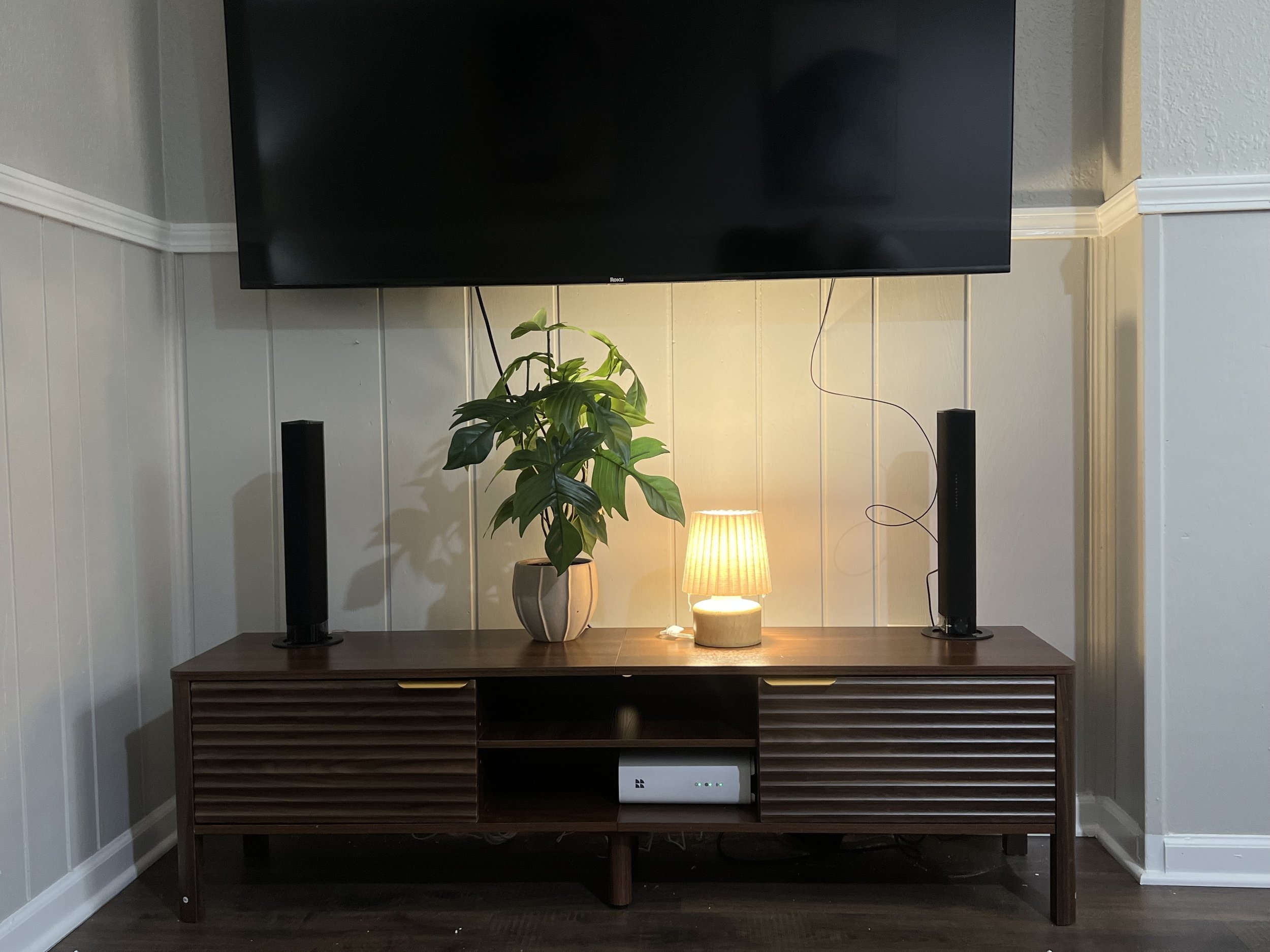 Mission Breeze Cozy In KC Rental (9).jpg