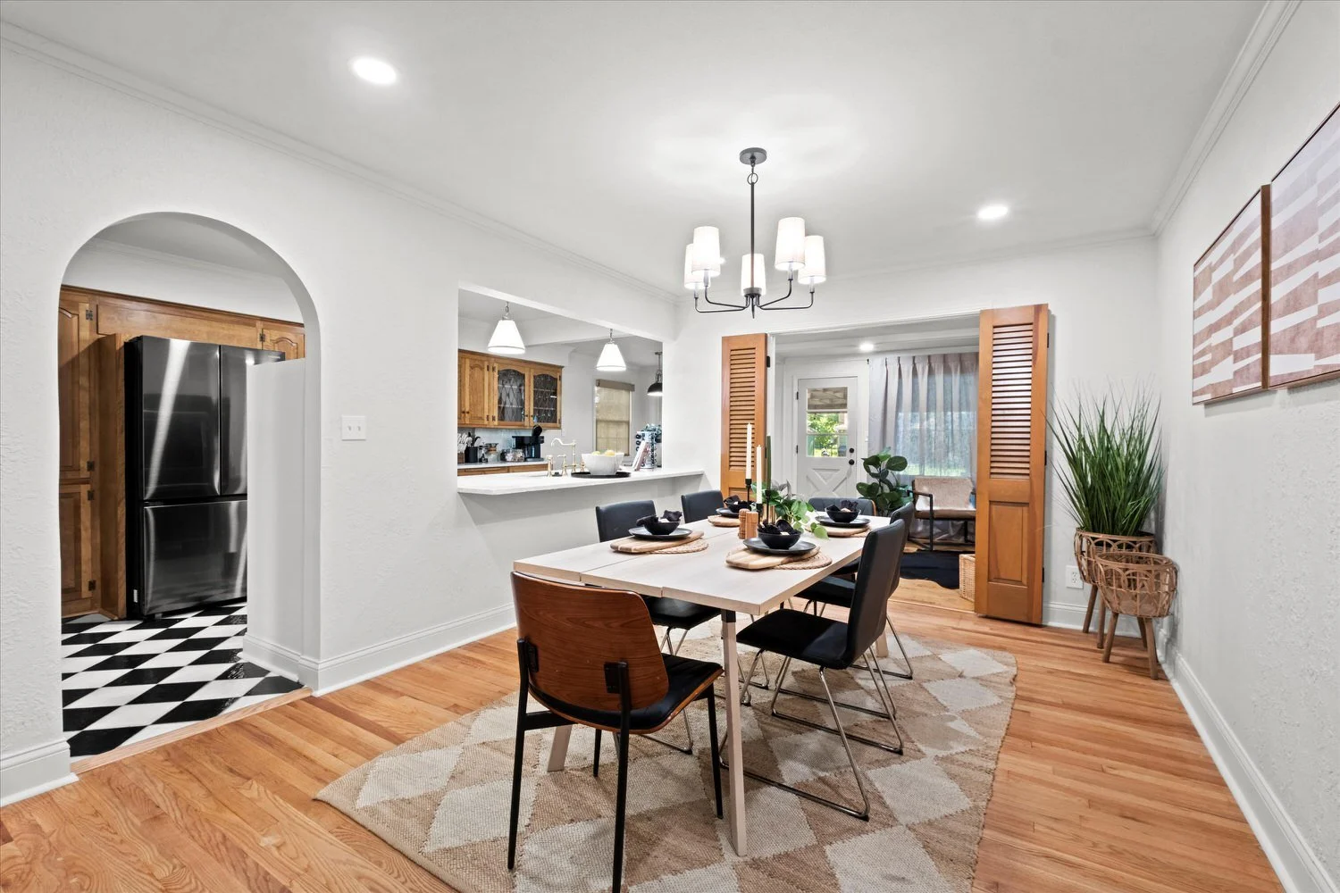17-5527 Glenwood St.jpg