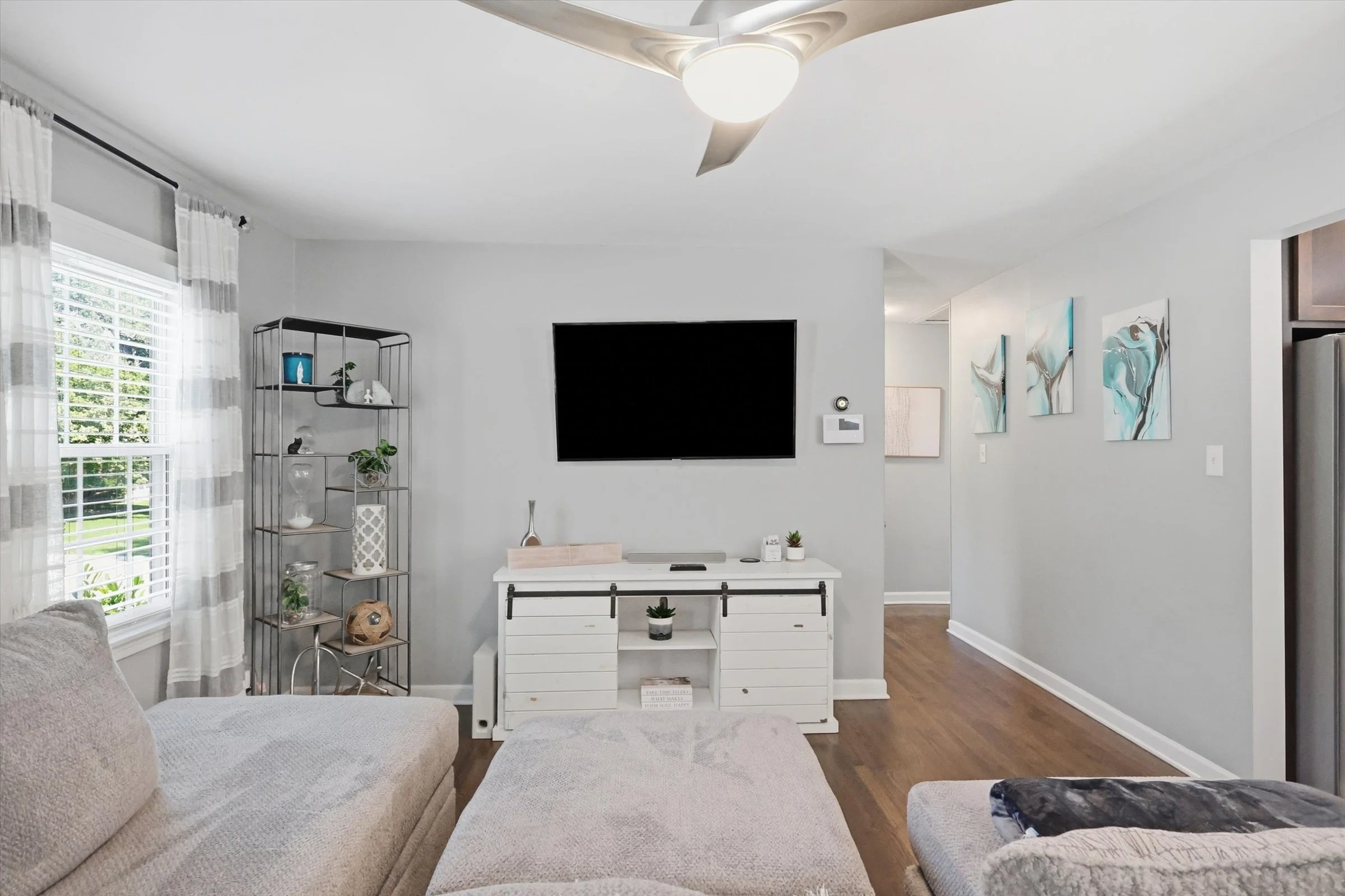 04-110 E Sweeney Blvd.jpg