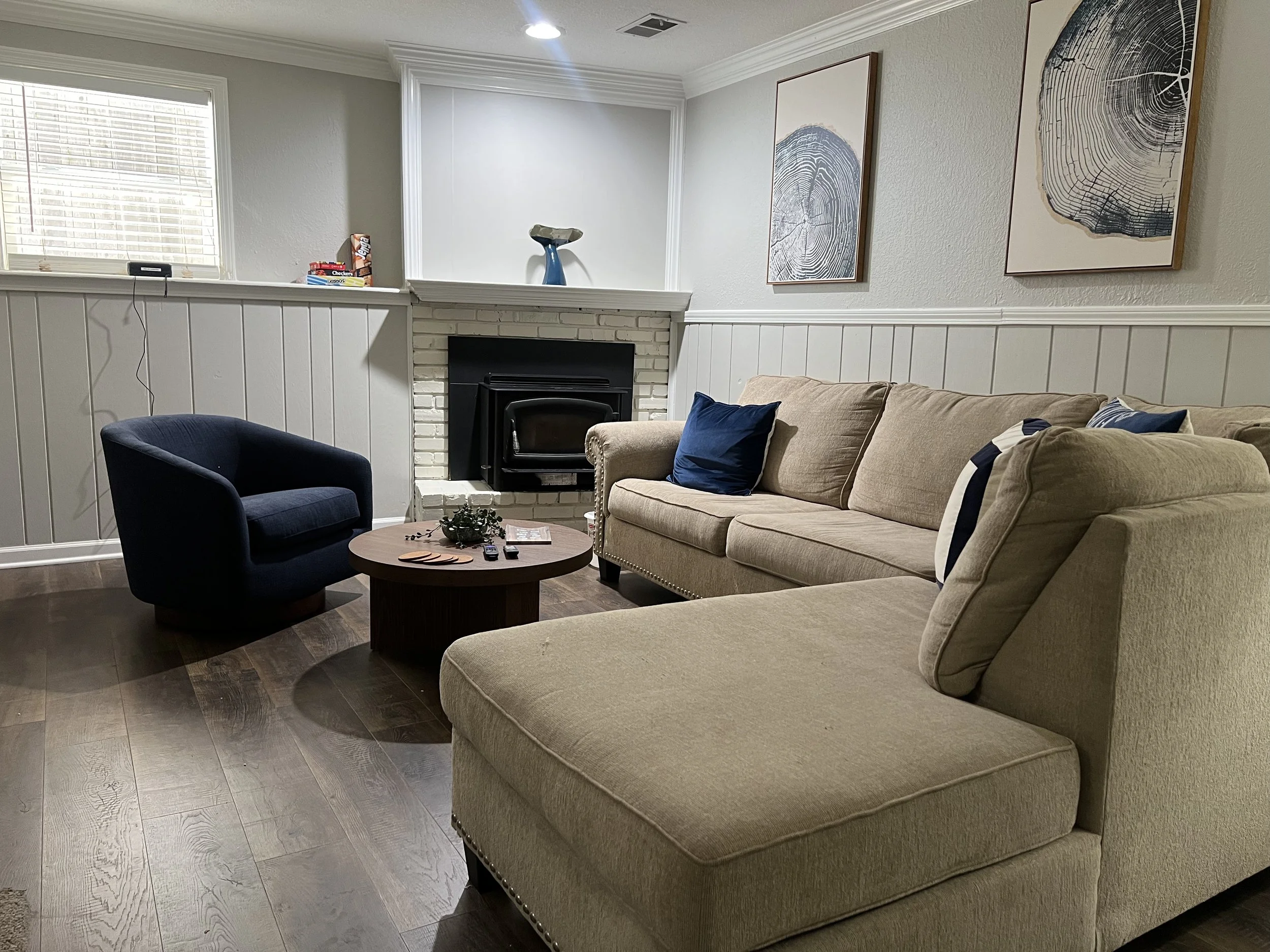 Mission Breeze Cozy In KC Rental (6).jpg