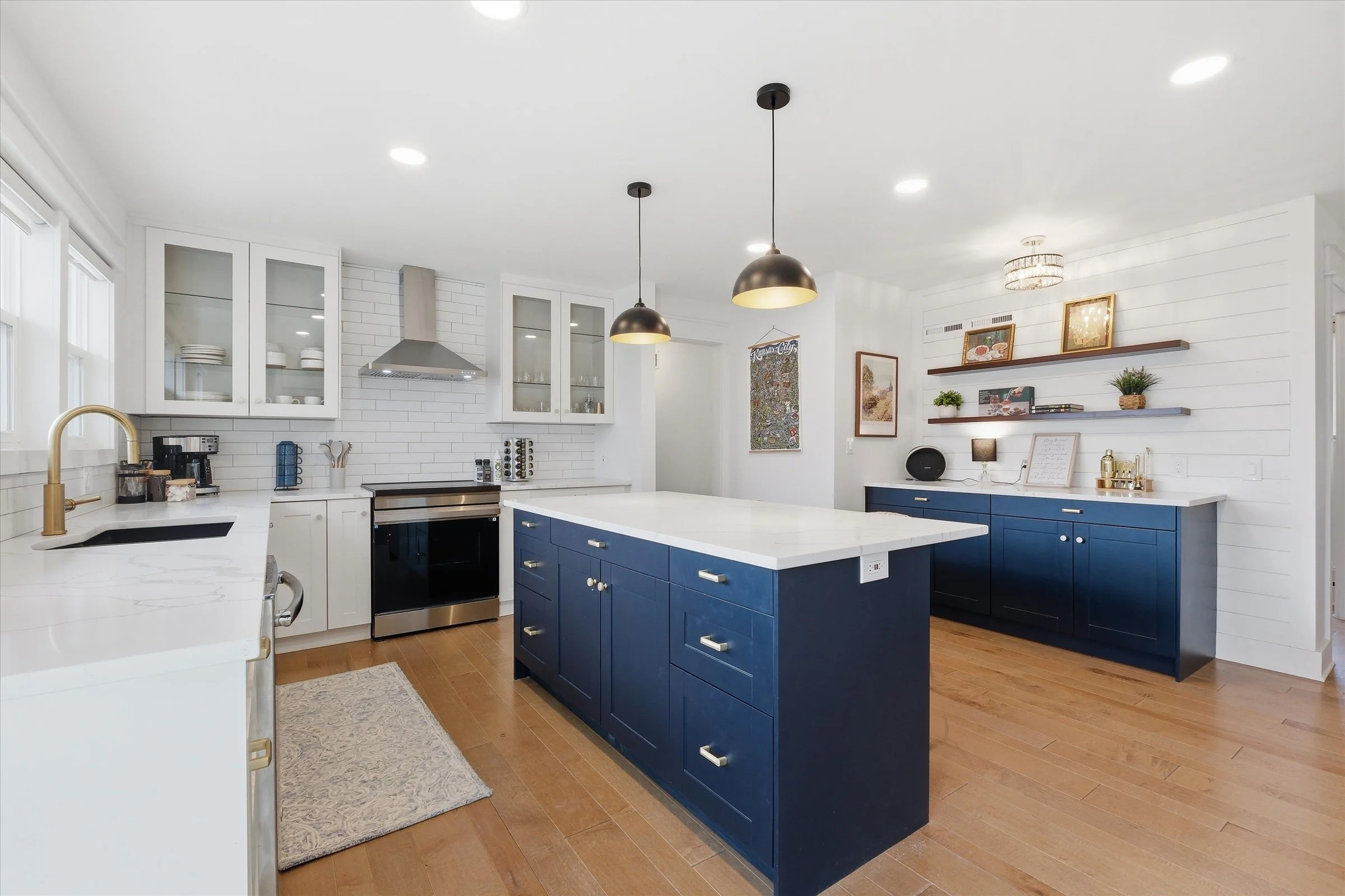 15-9905 W 60th Terrace.jpg