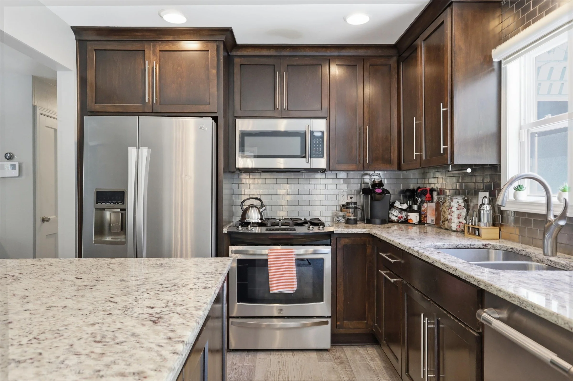 11-110 E Sweeney Blvd.jpg