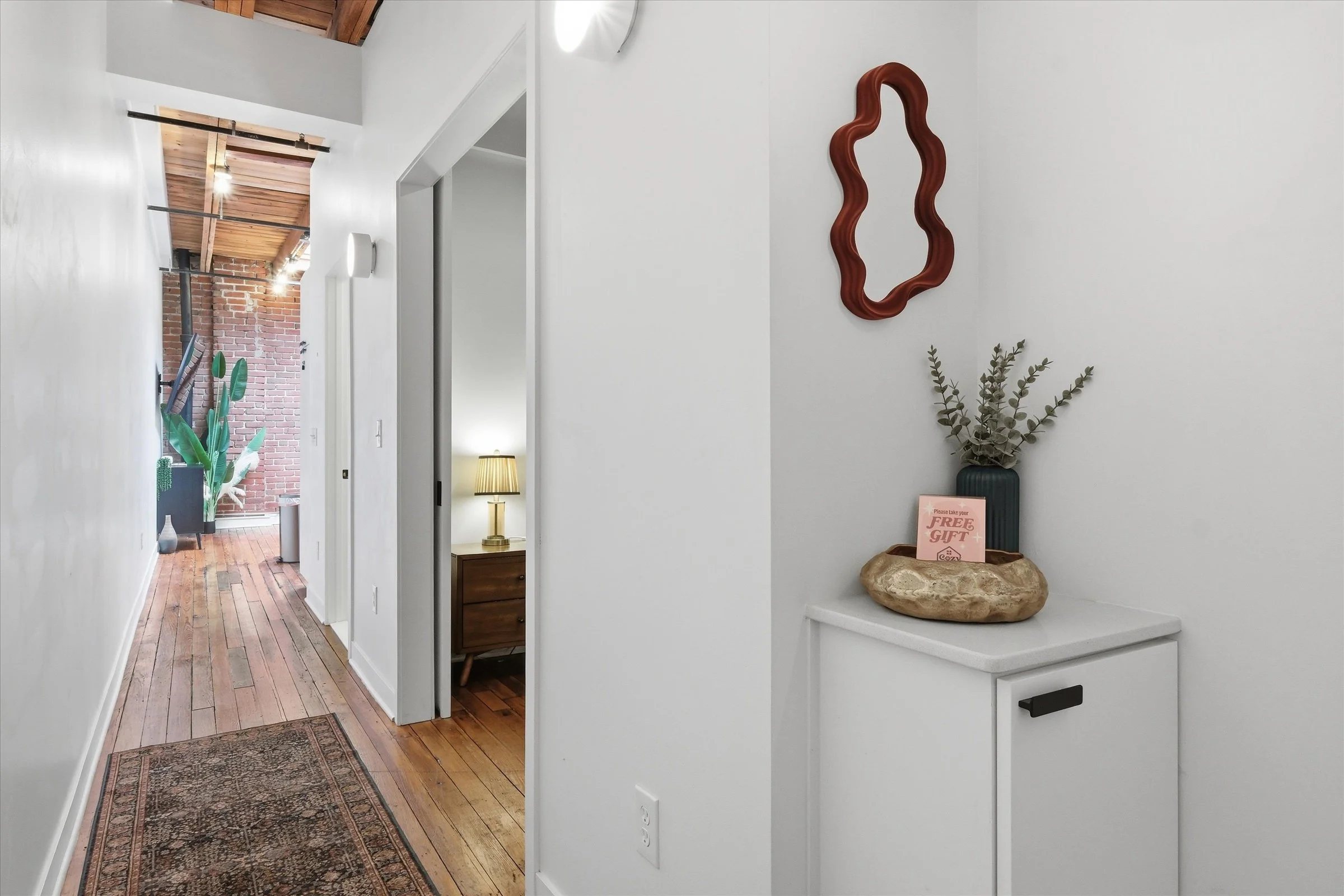 Oak St 3 Cozy in KC Crossroads Rental (4).jpg