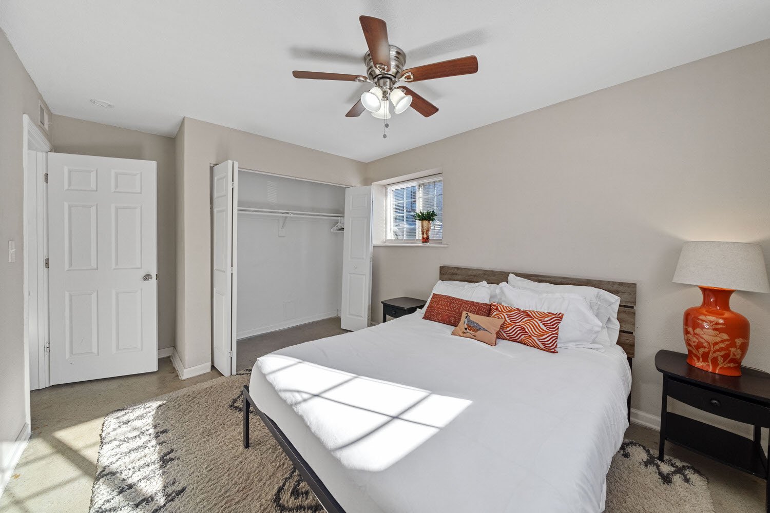 09-3645 Warwick Blvd-11.jpg