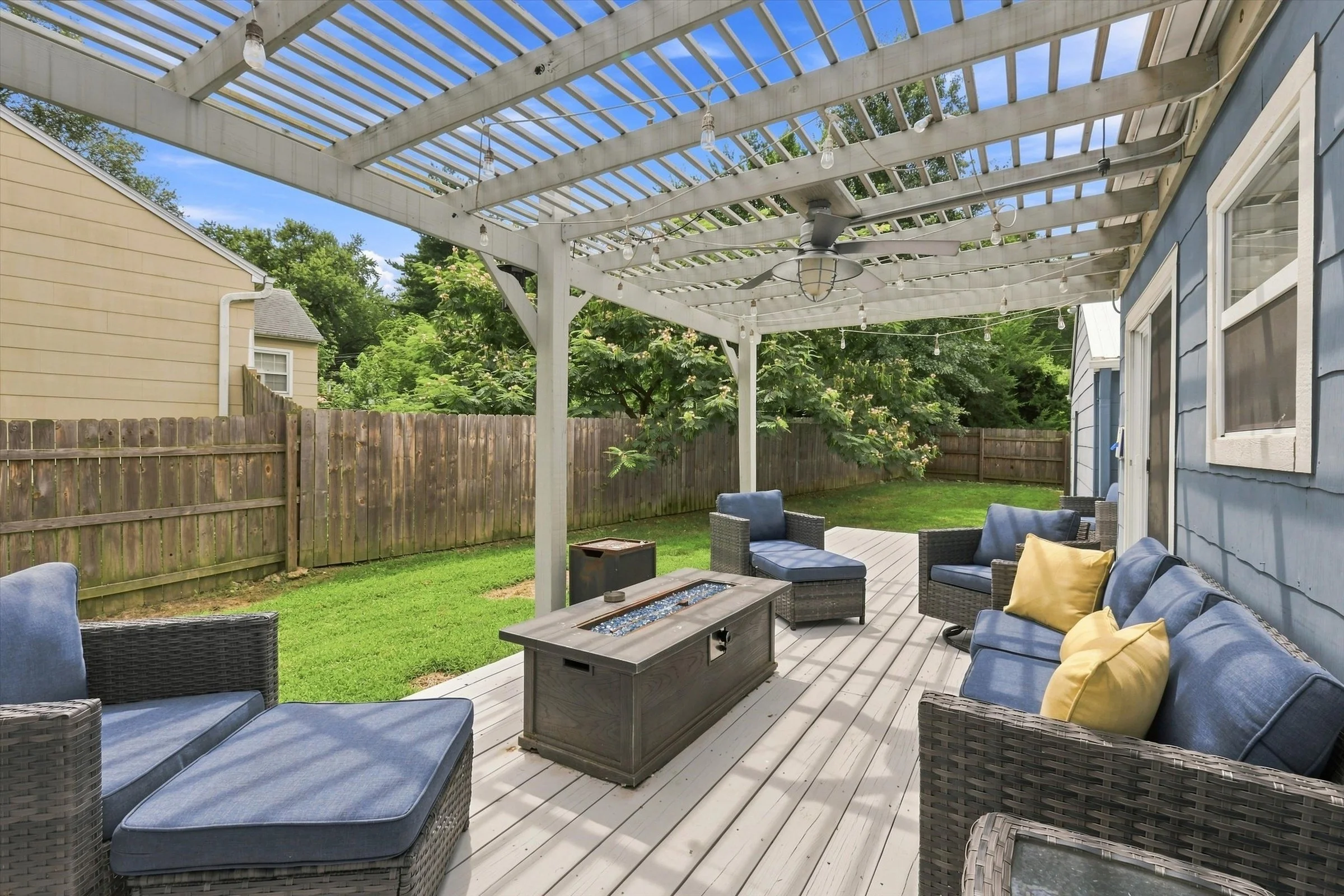 4-110 E Sweeney Blvd.jpg