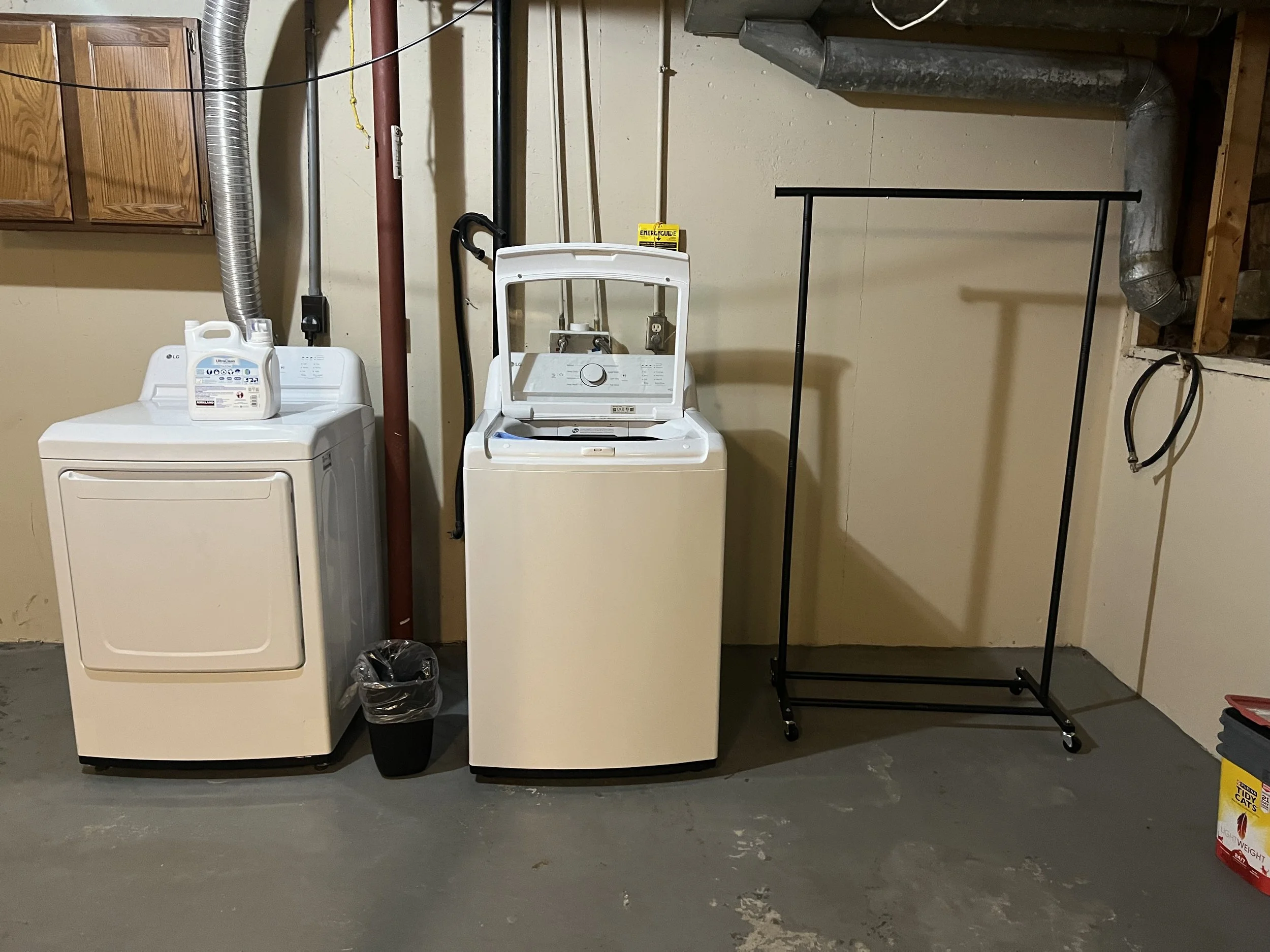 Mission Breeze Cozy In KC Rental (11).jpg