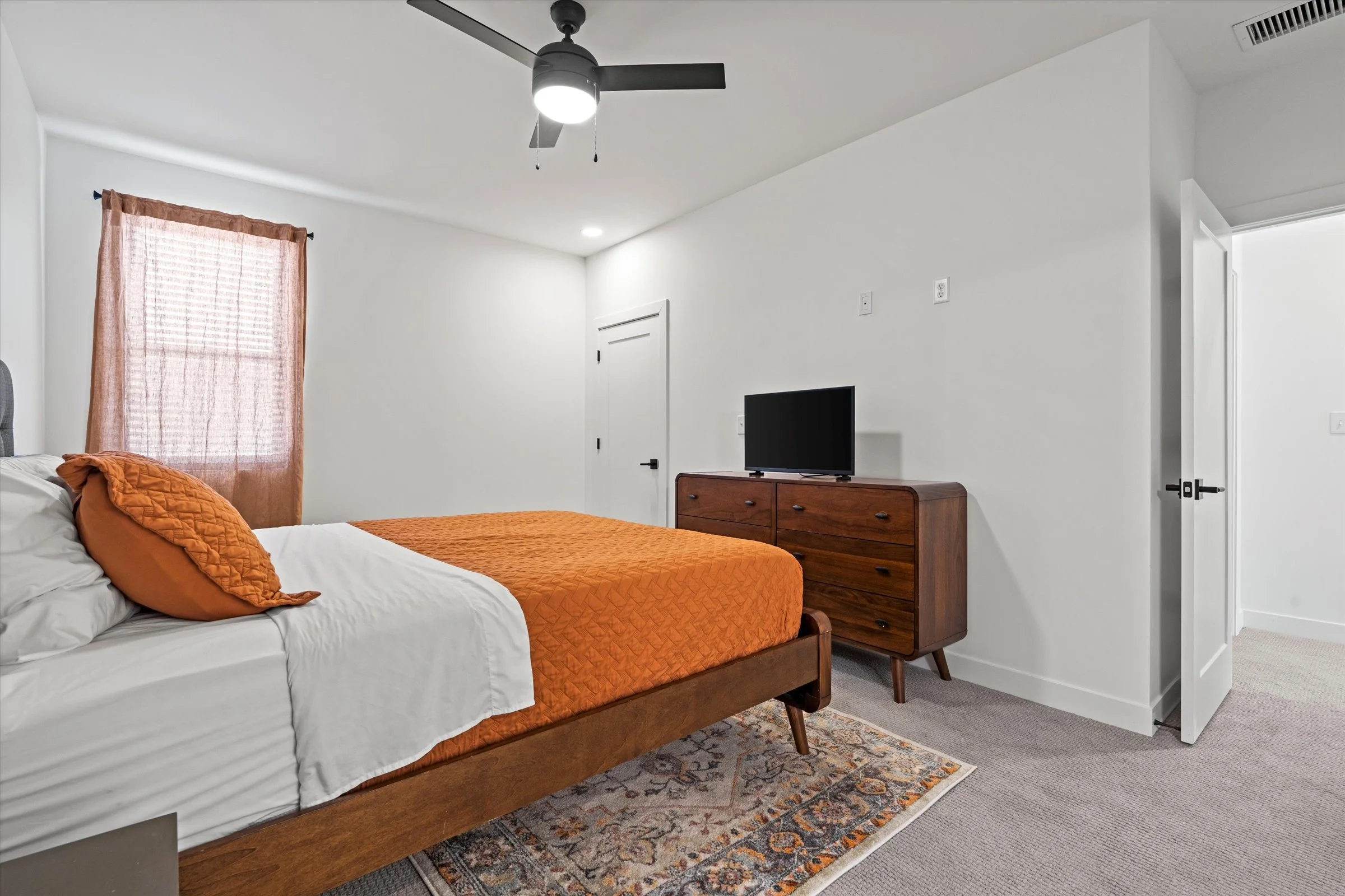 23-3008 buchanan way.jpg