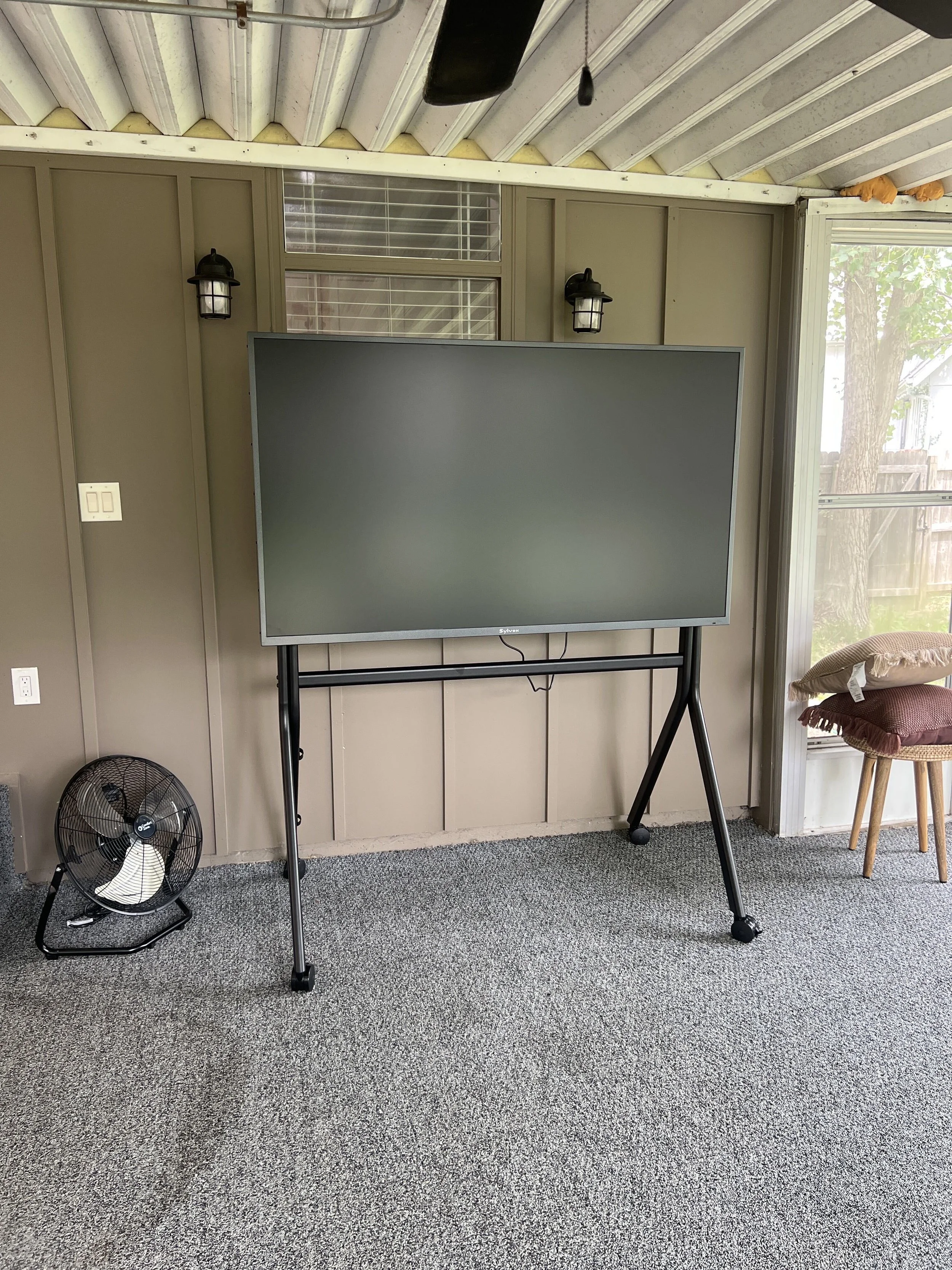 Mission Breeze Cozy In KC Rental (21).jpg