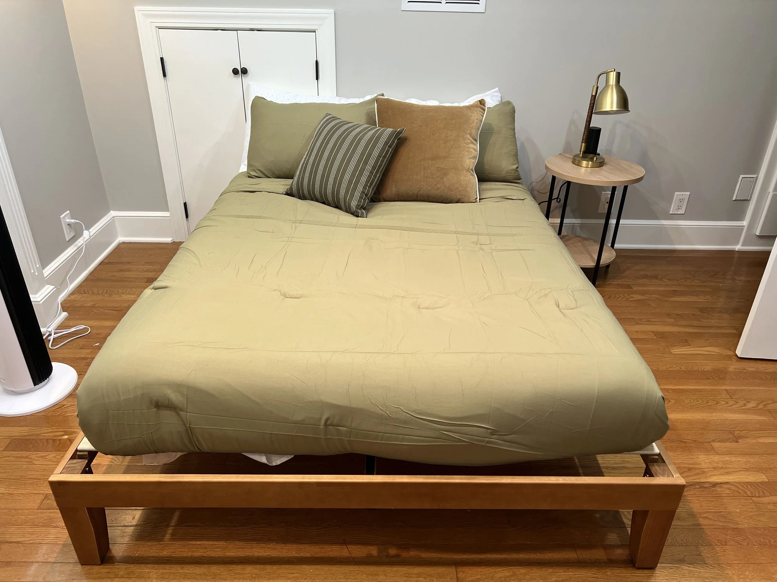 Mission Breeze Cozy In KC Rental (1).jpg