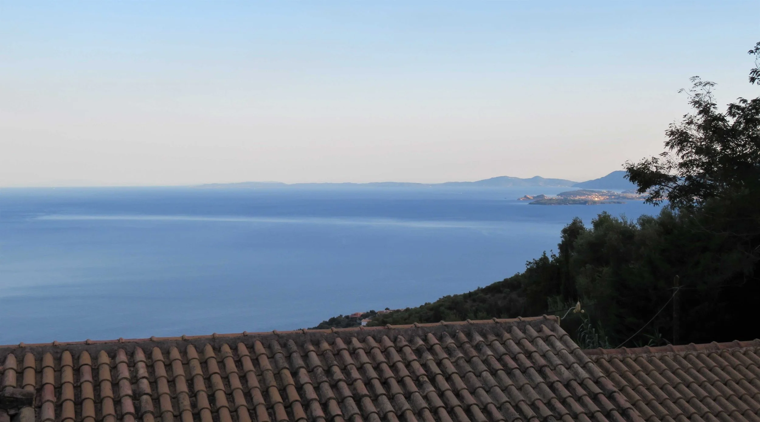 Little-villa-with-huge-view-4.jpg