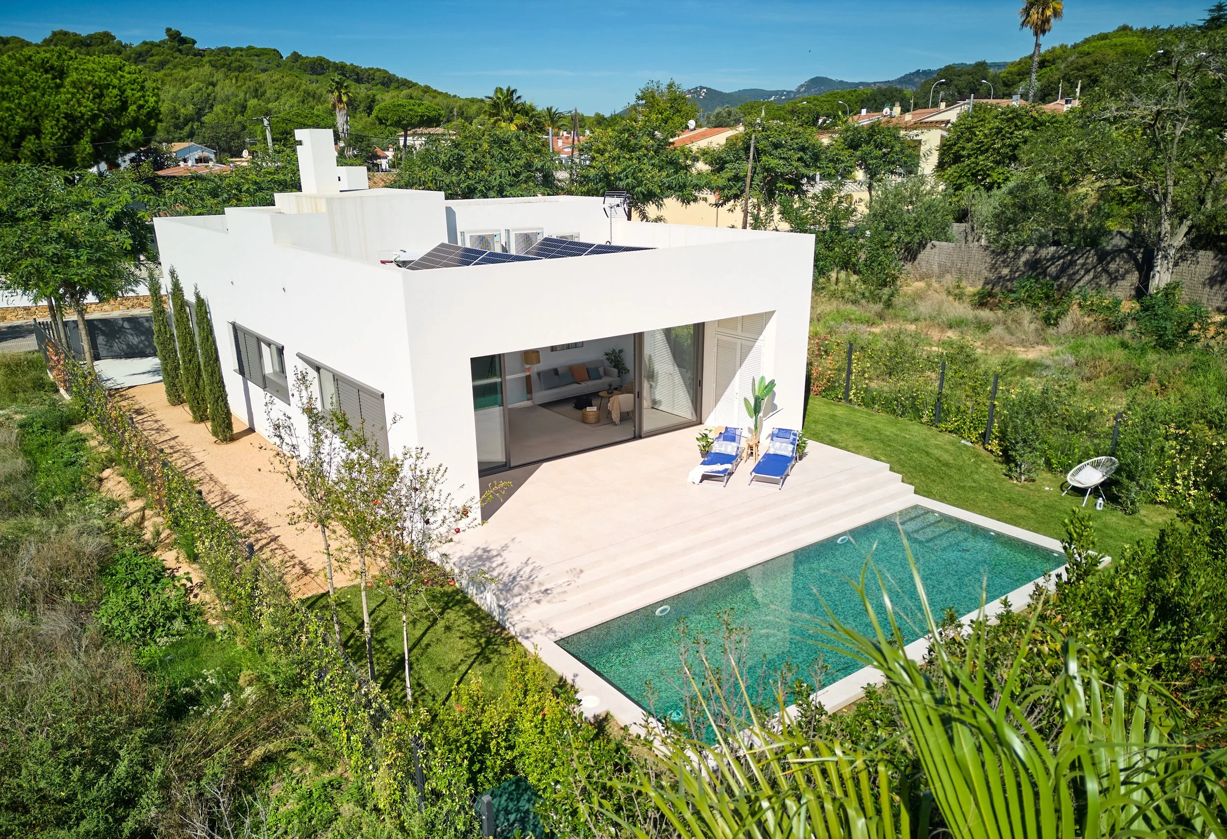 Aérea jardín piscina