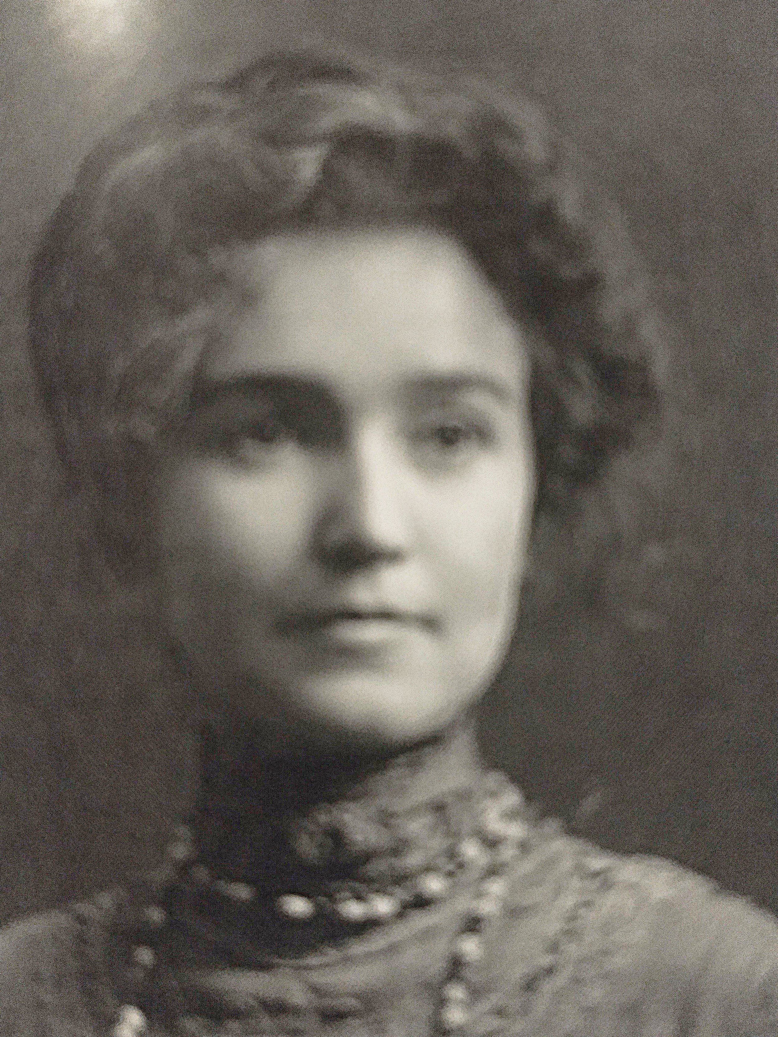 Artie Mason Carter, circa 1900, a prominent teacher of the arts, touring across America and Europe. In 1915 they moved to Los Angeles where she became involved in the founding of the Hollywood Bowl Music Center.
