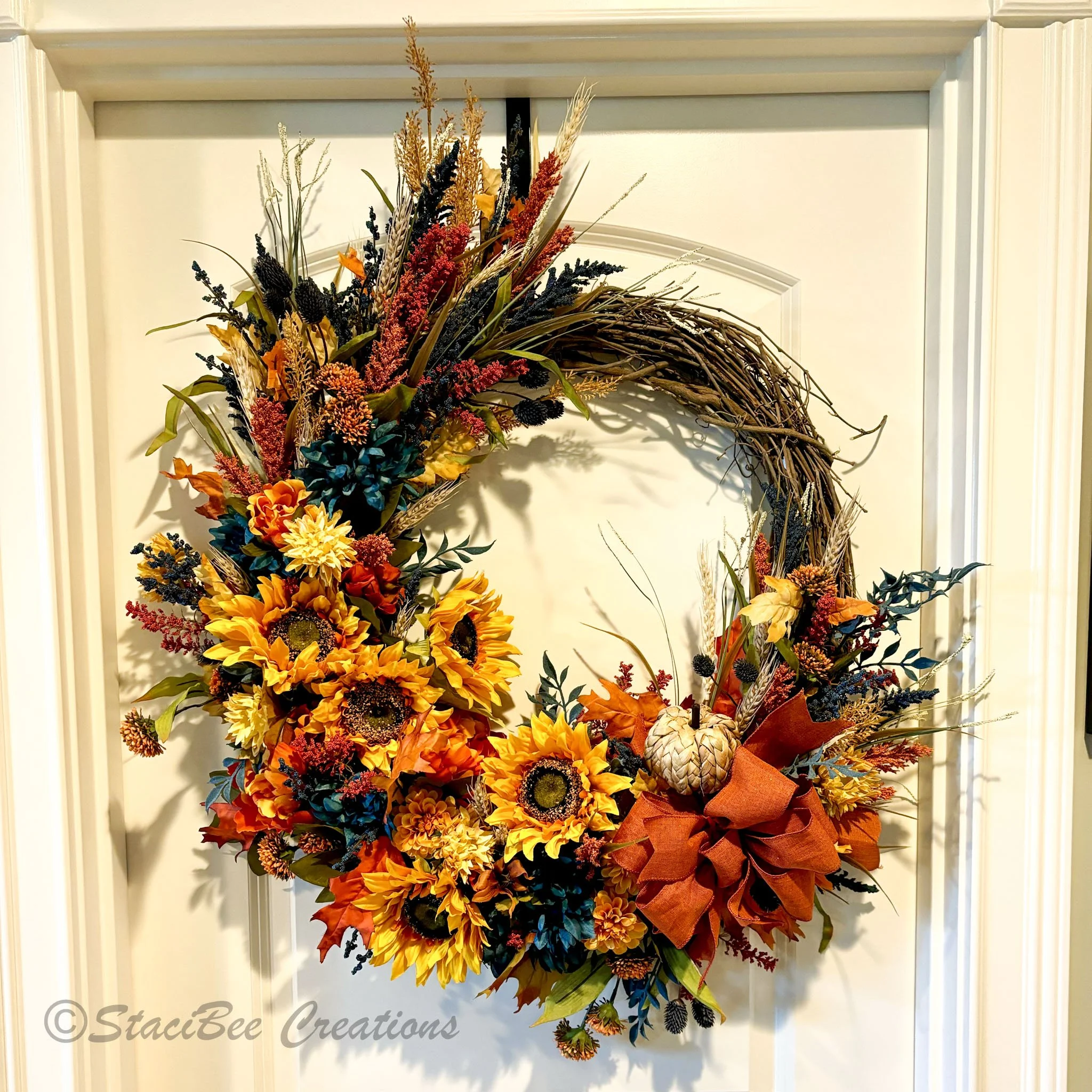 #F3 - Fall Wreath (large)
SOLD! - Can make a similar one for $100